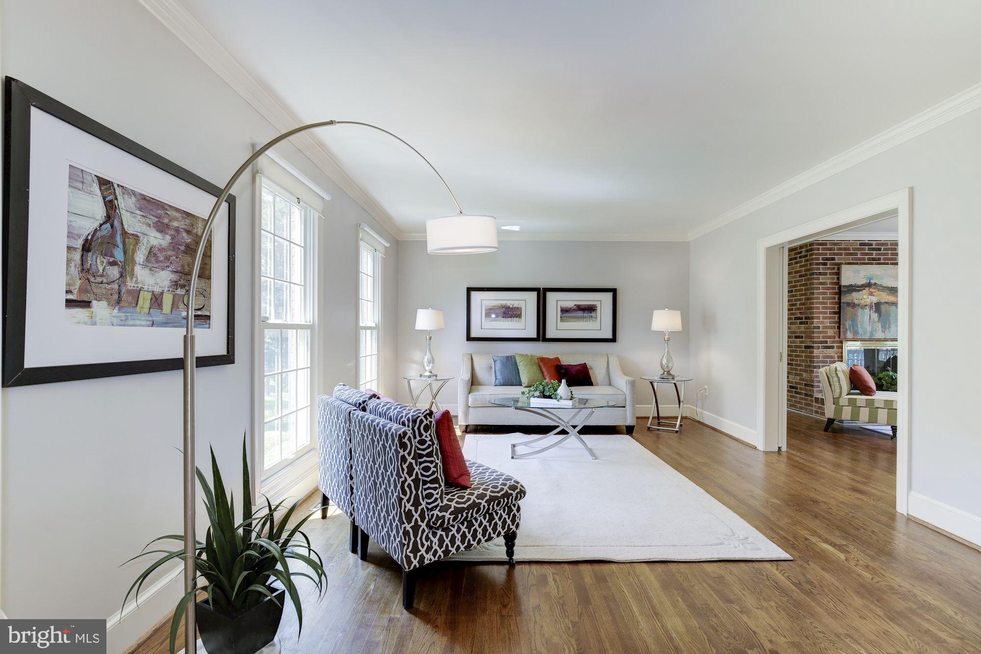 ESWORTHY PARK - Residential