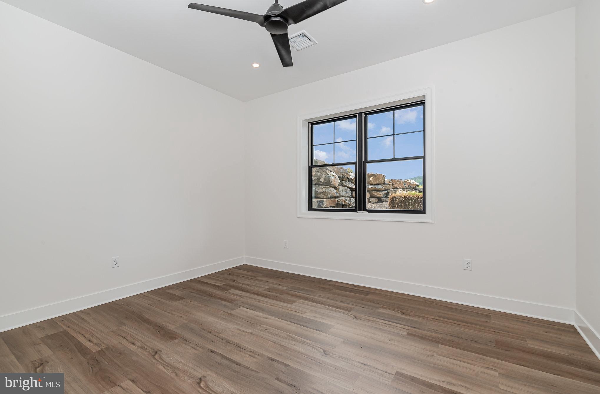 GLENDALE ESTATES - Residential