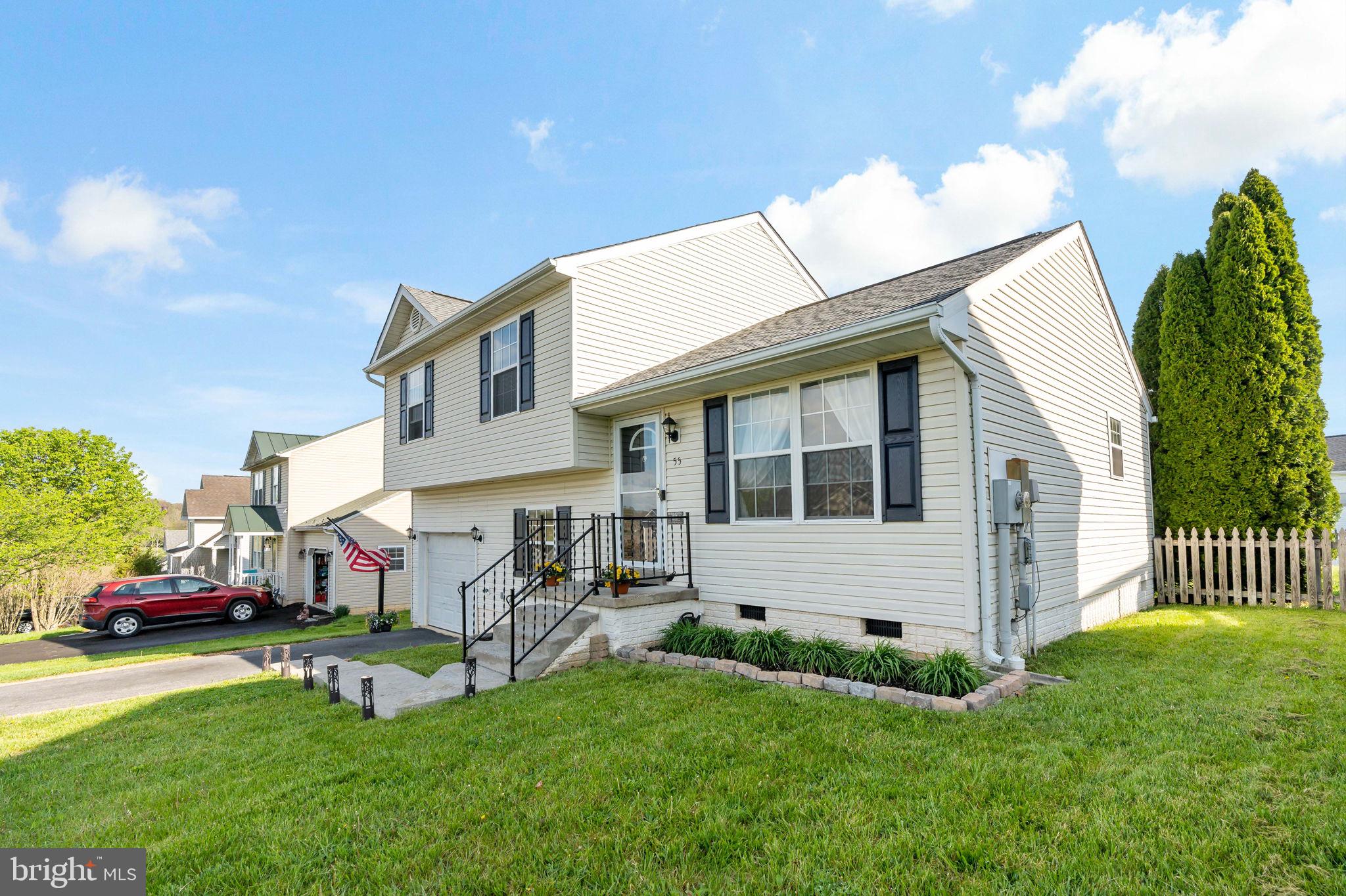 CLUBHOUSE MANOR - Residential