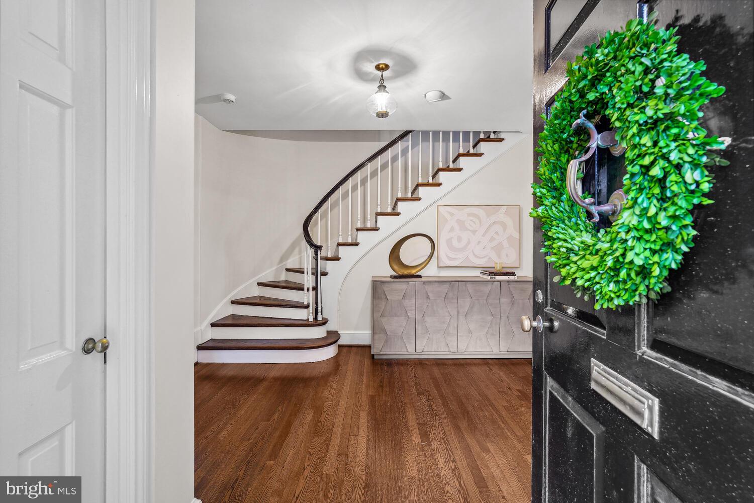 FOREST HILLS - Residential
