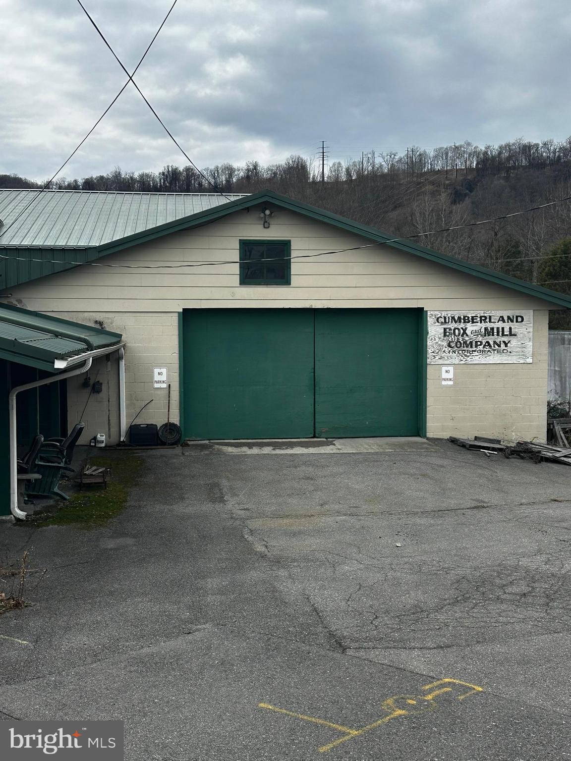 SOUTH END - Commercial Sale