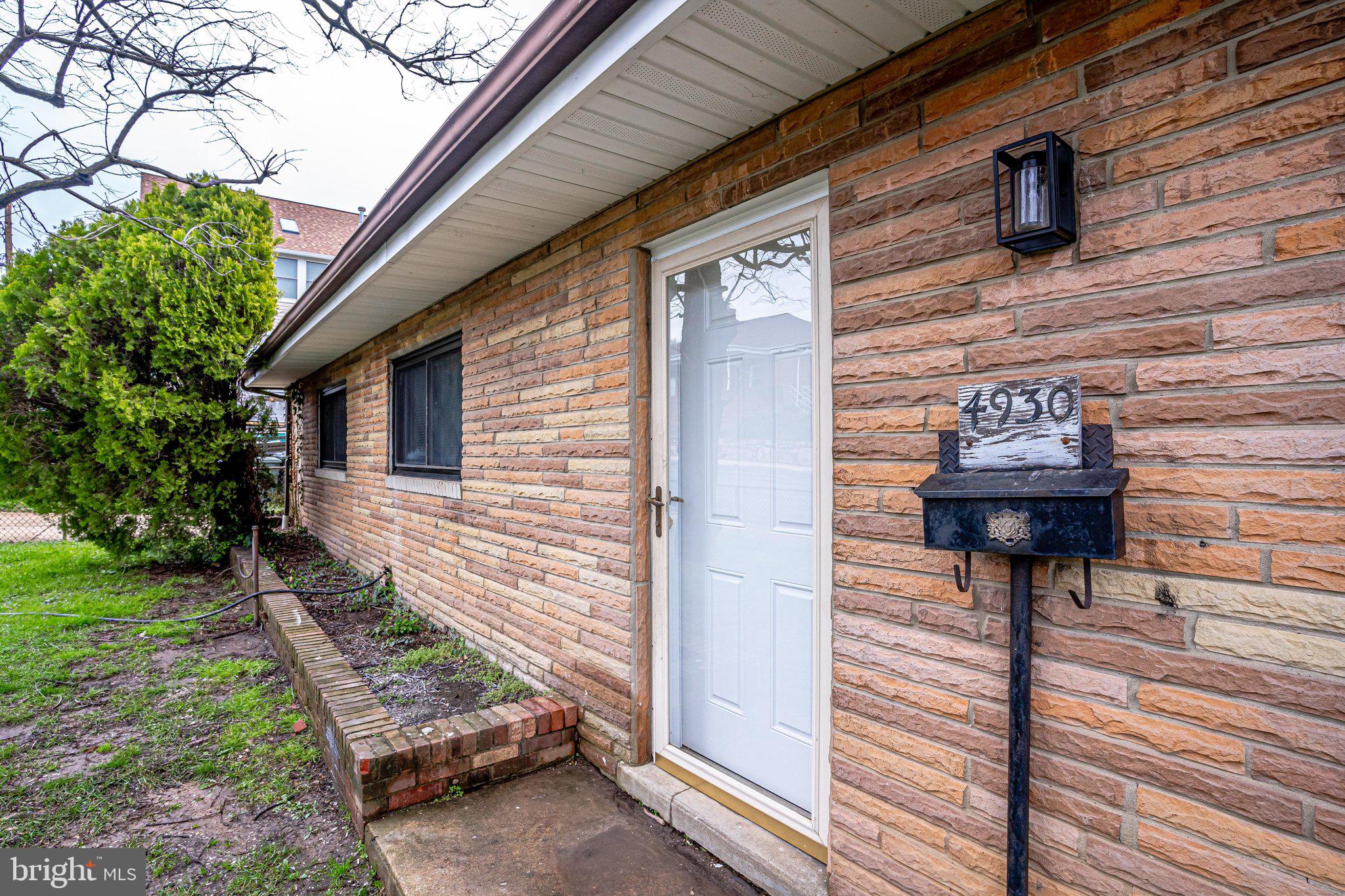 HIGHVIEW PARK - Residential Lease
