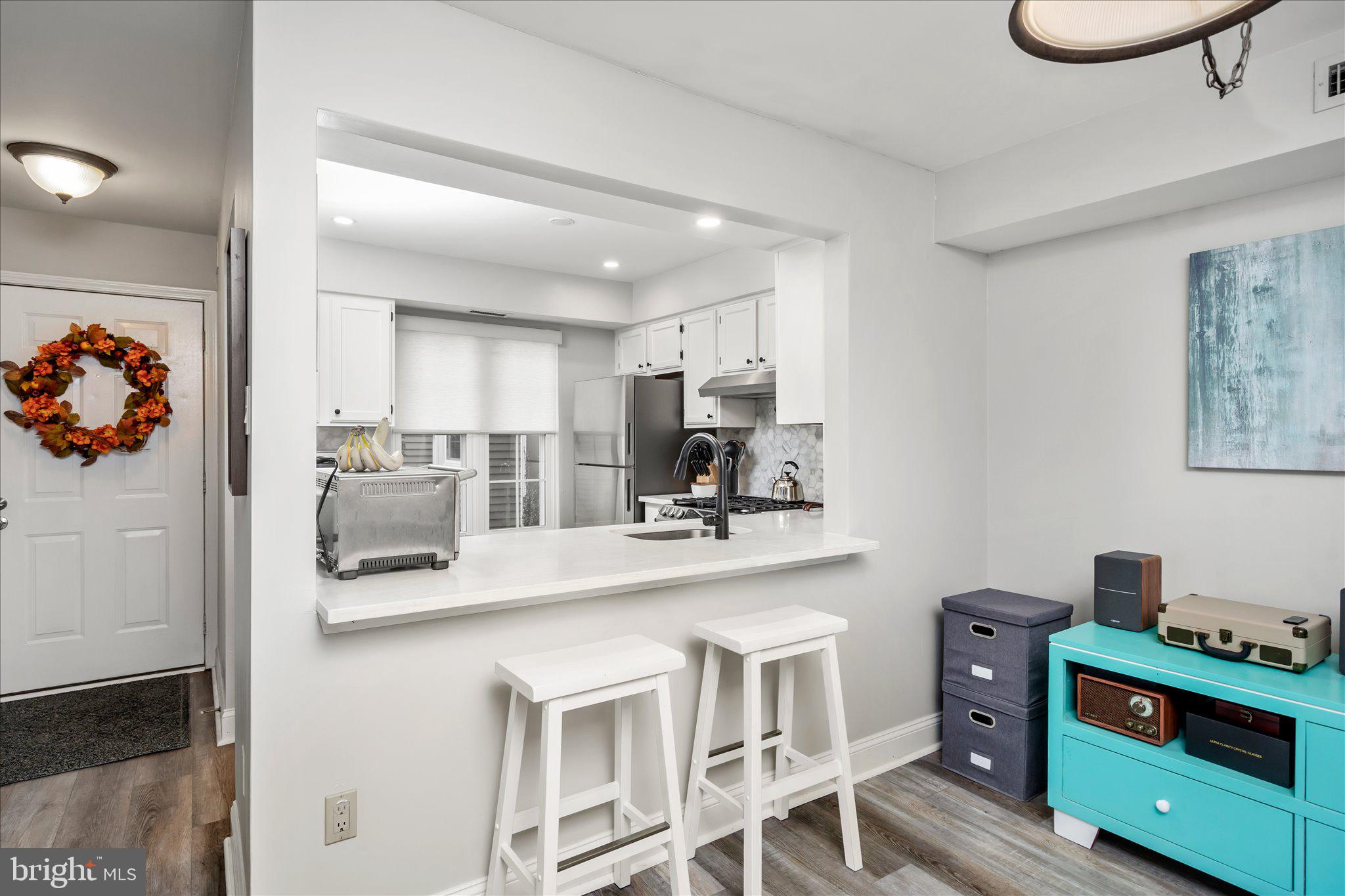 SOCIETY PL - Residential