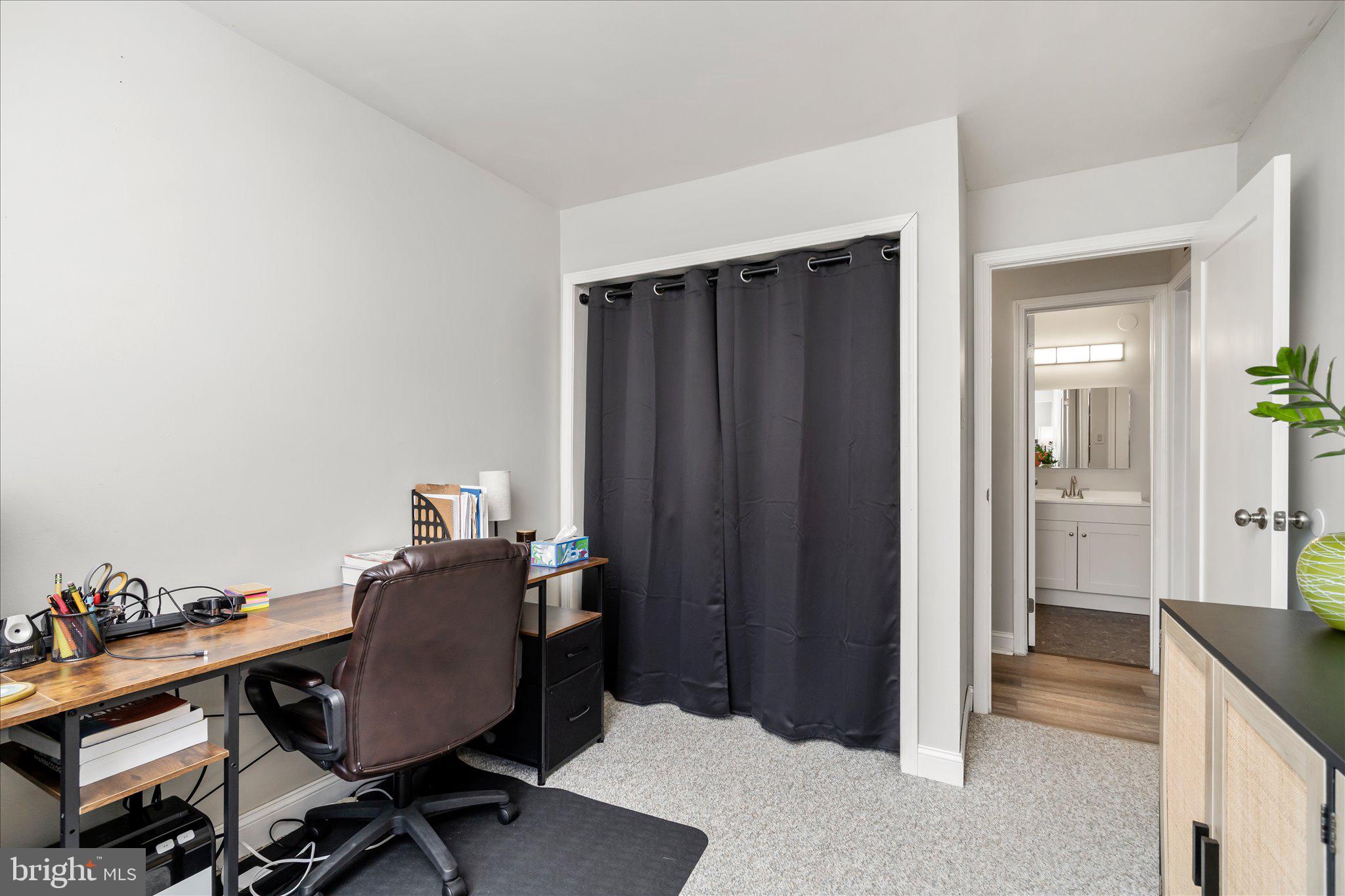 SOCIETY PL - Residential