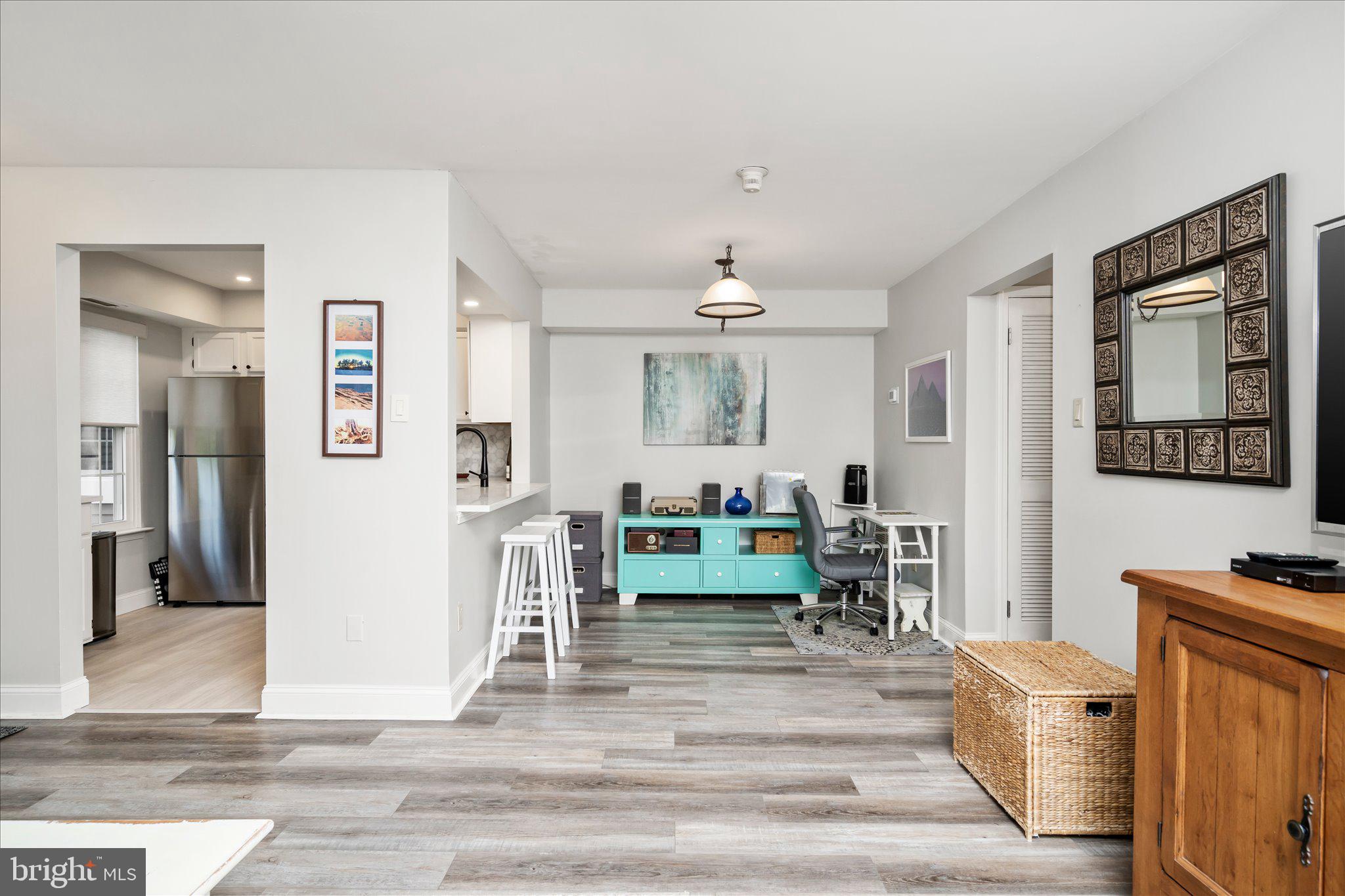 SOCIETY PL - Residential