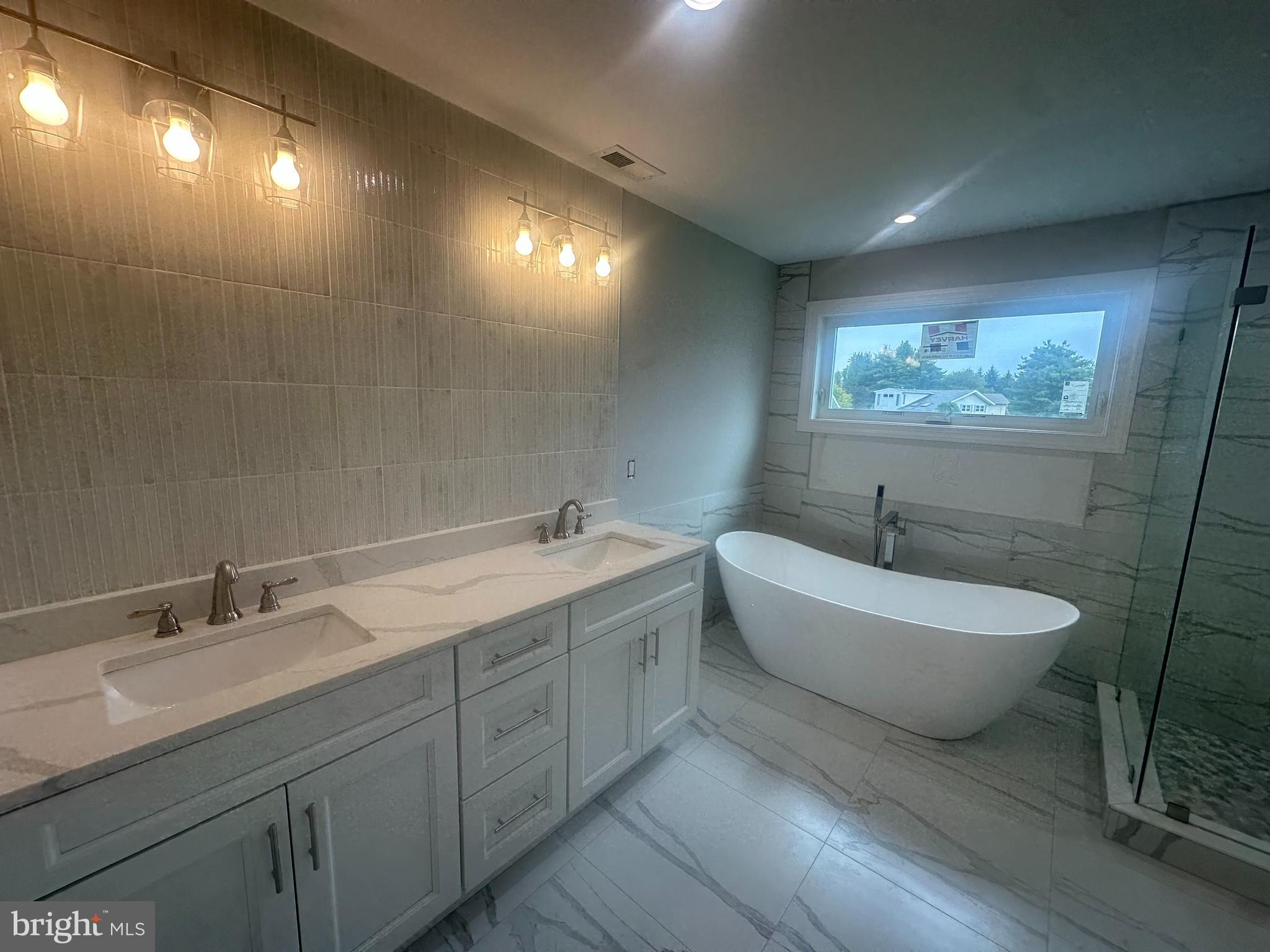 UPPER SOUTHAMPTON - Residential