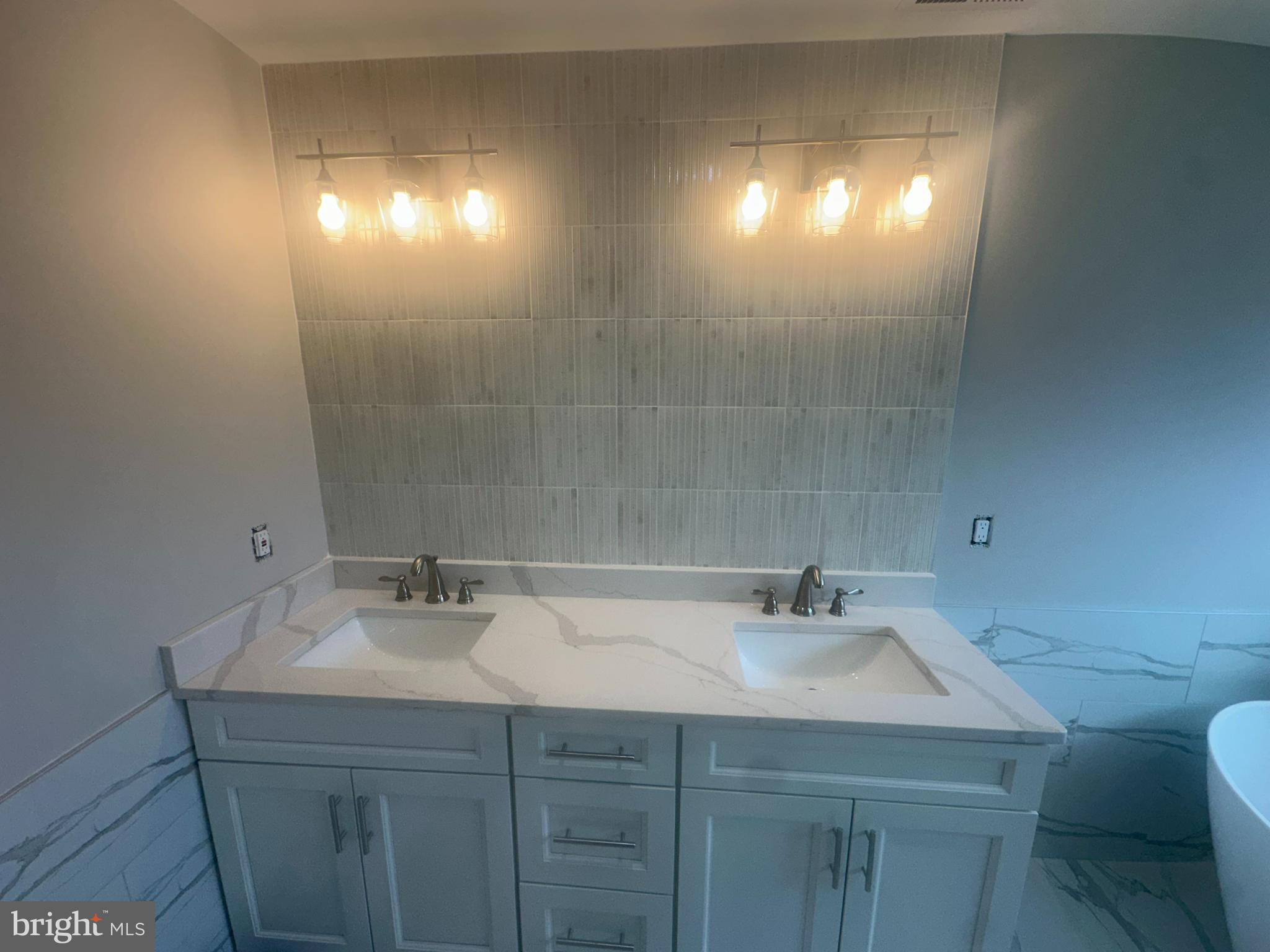 UPPER SOUTHAMPTON - Residential