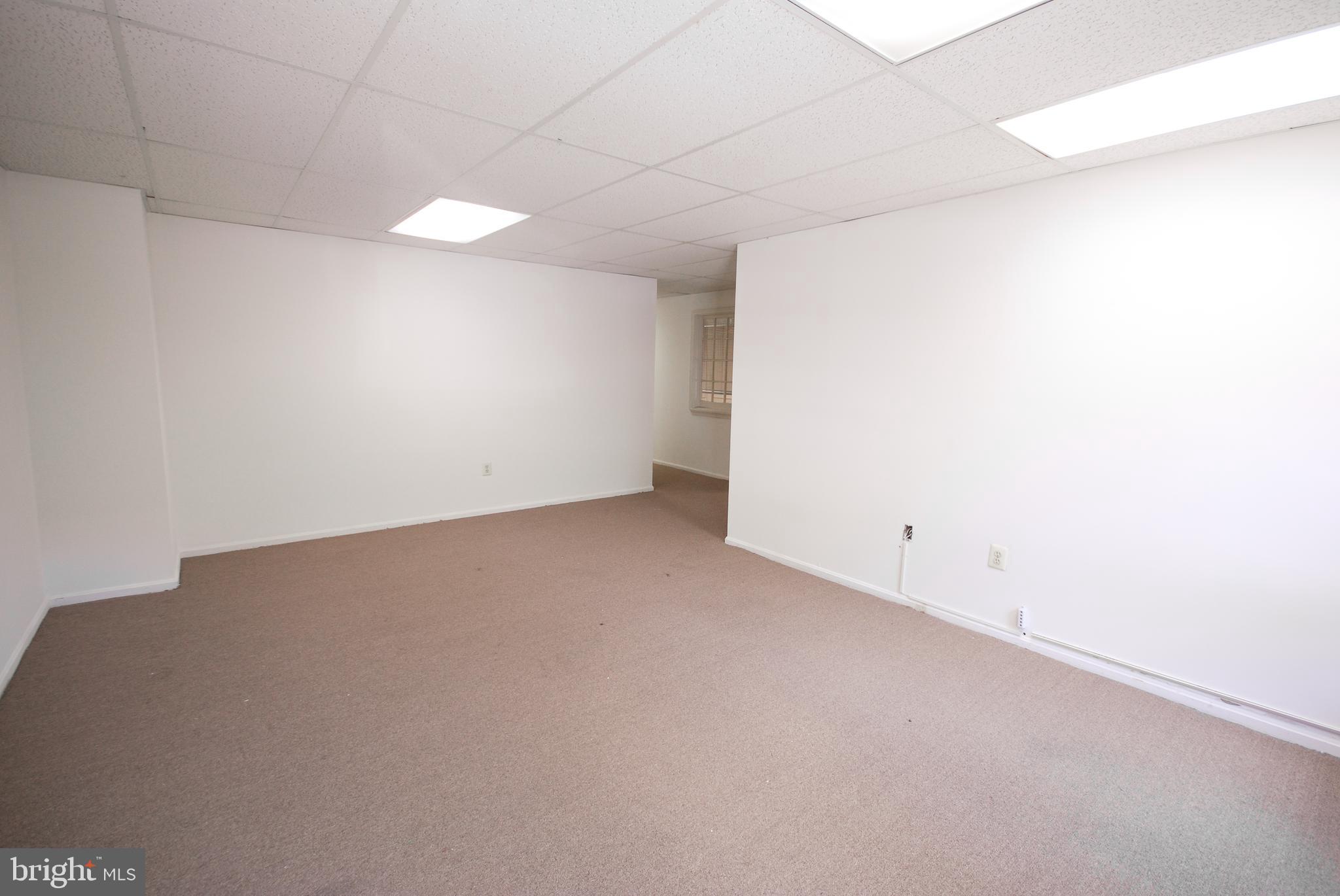 WHEATON - Commercial Sale
