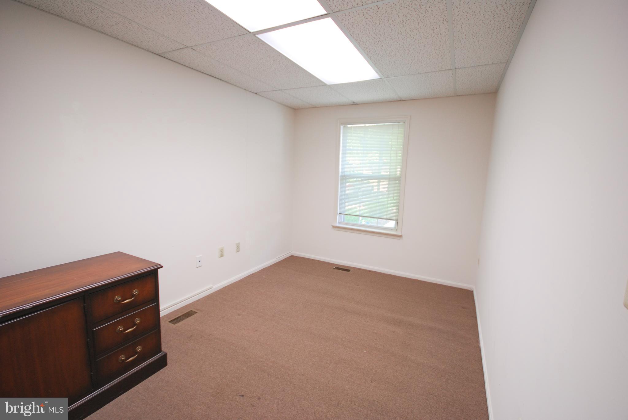 WHEATON - Commercial Sale
