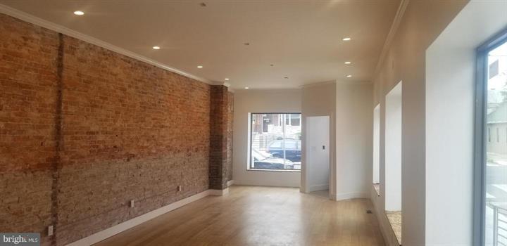 PHILADELPHIA (WEST) - Commercial Sale
