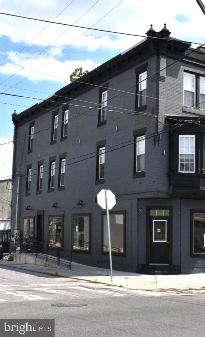 PHILADELPHIA (WEST) - Commercial Sale