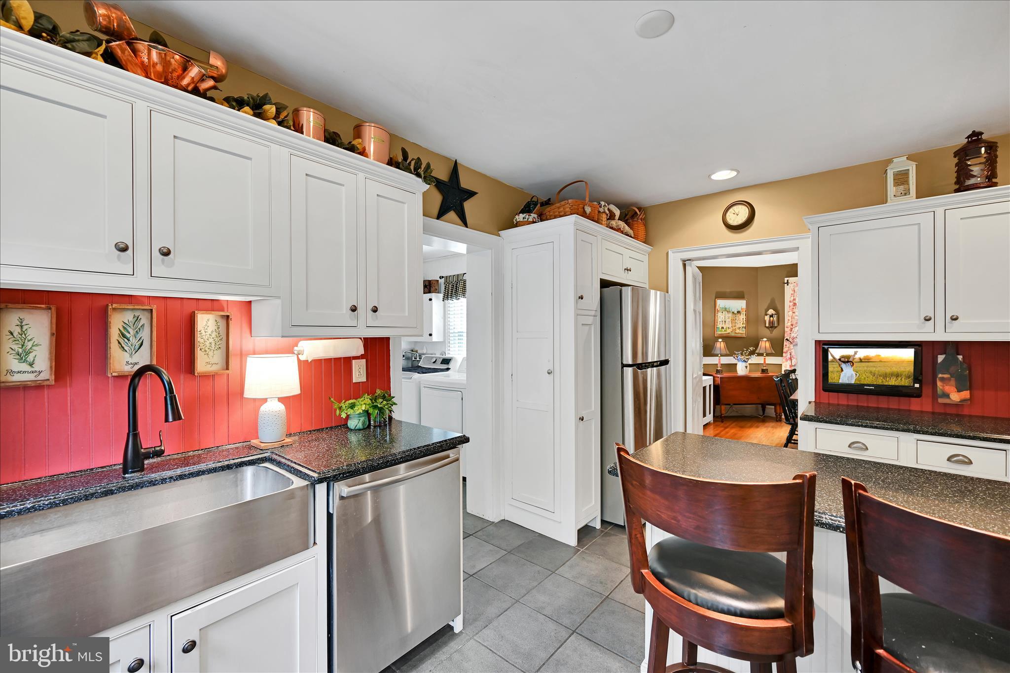 NEW HOLLAND BOROUGH - Residential