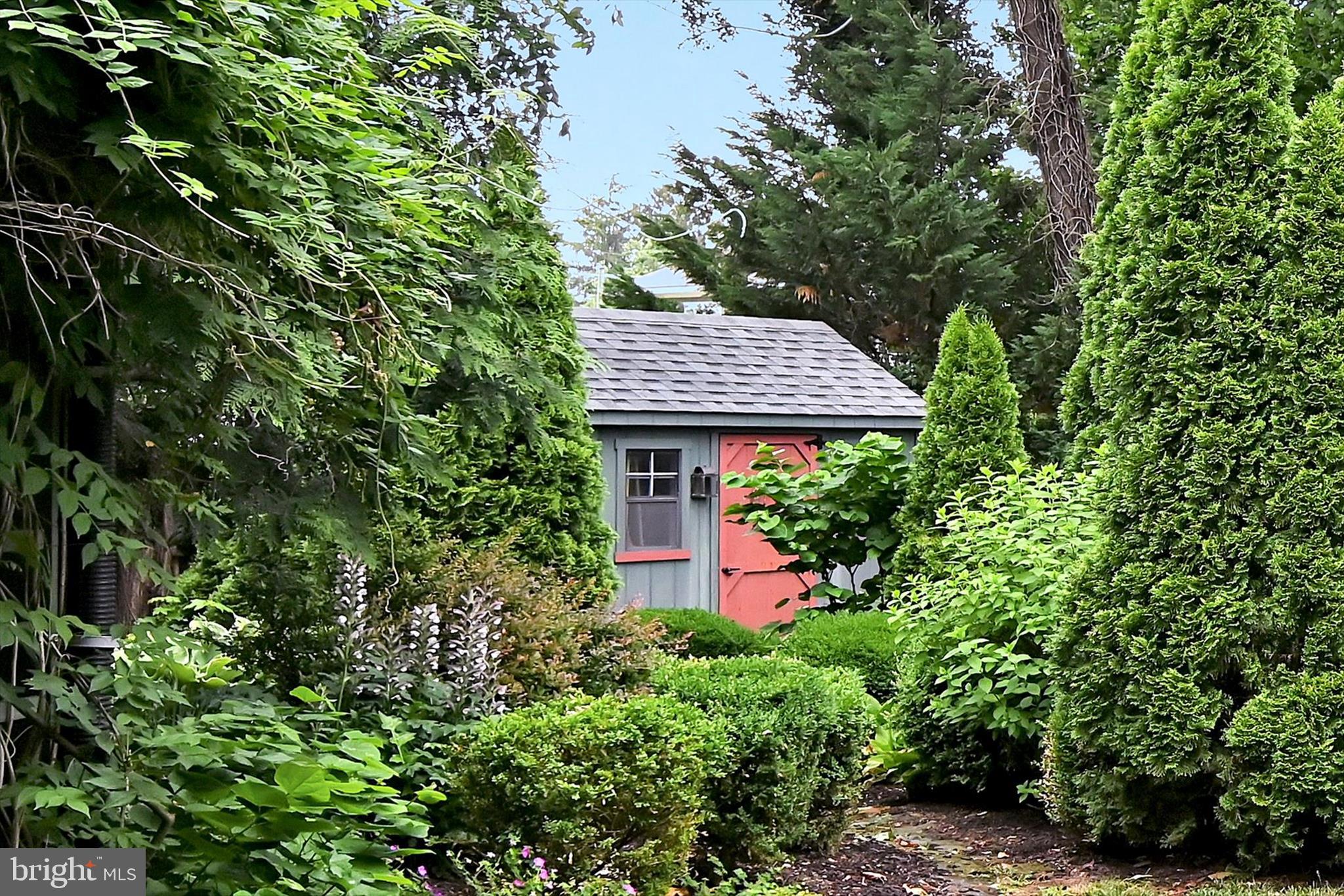 NEW HOLLAND BOROUGH - Residential
