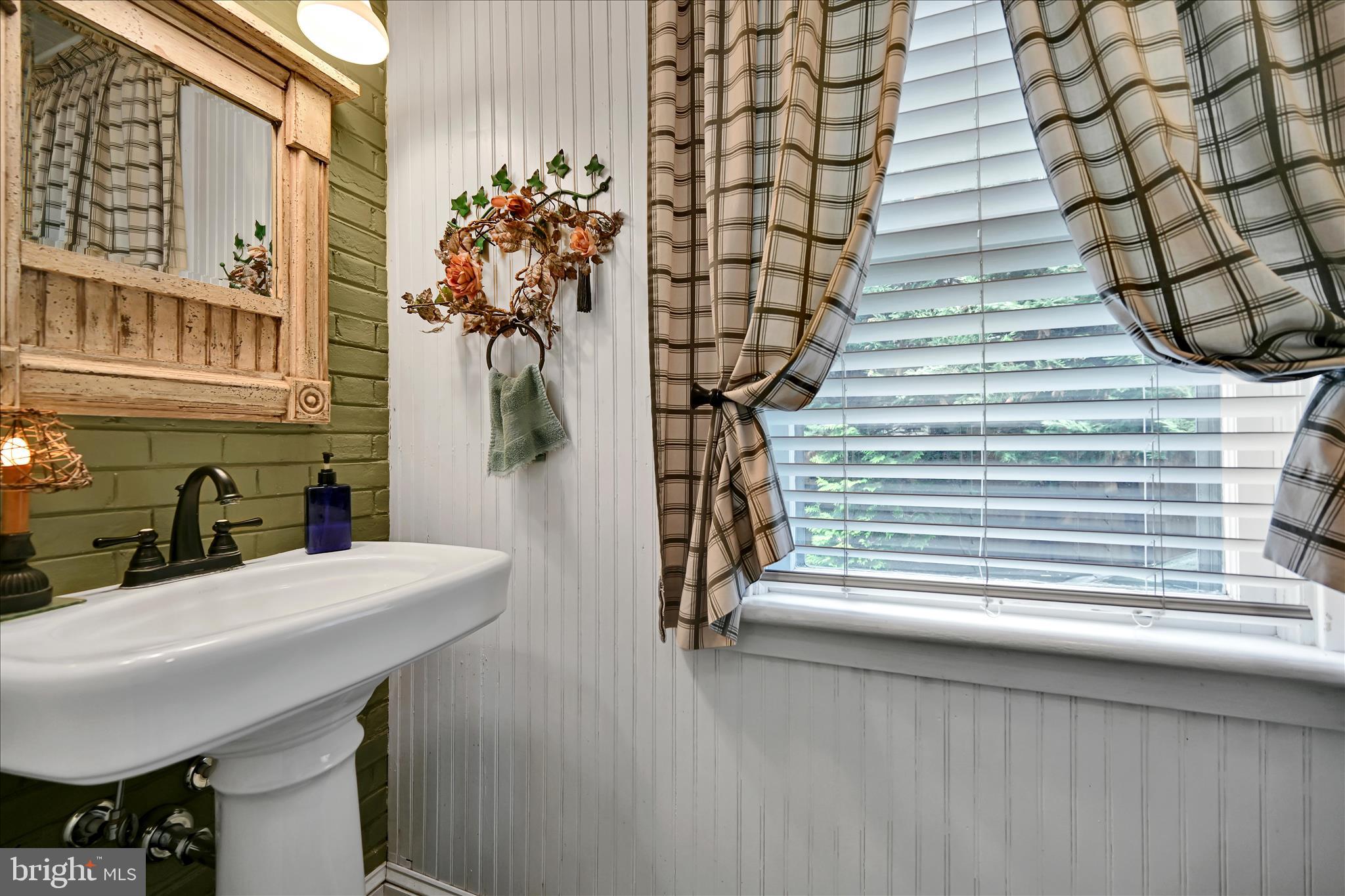 NEW HOLLAND BOROUGH - Residential
