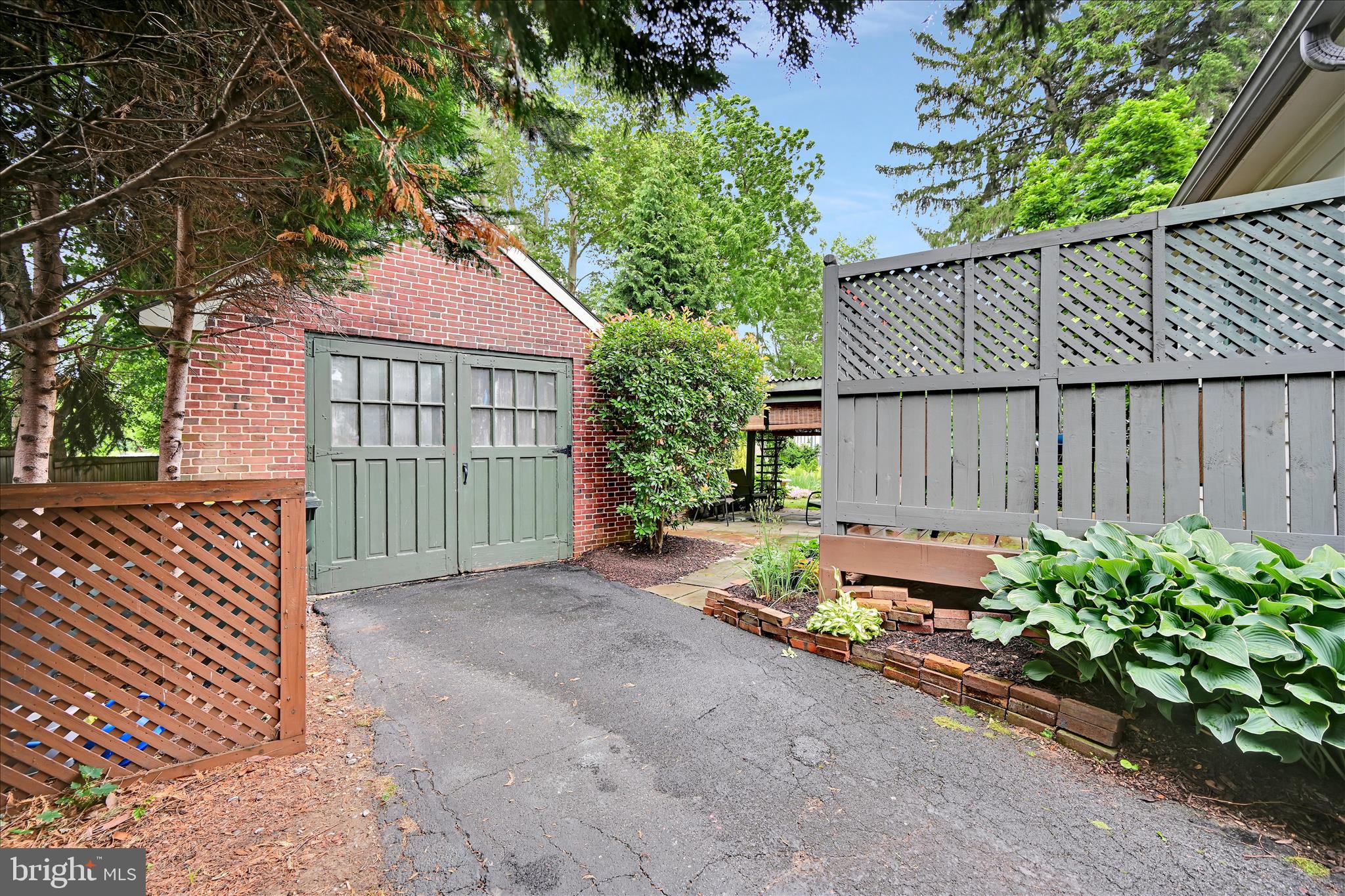 NEW HOLLAND BOROUGH - Residential