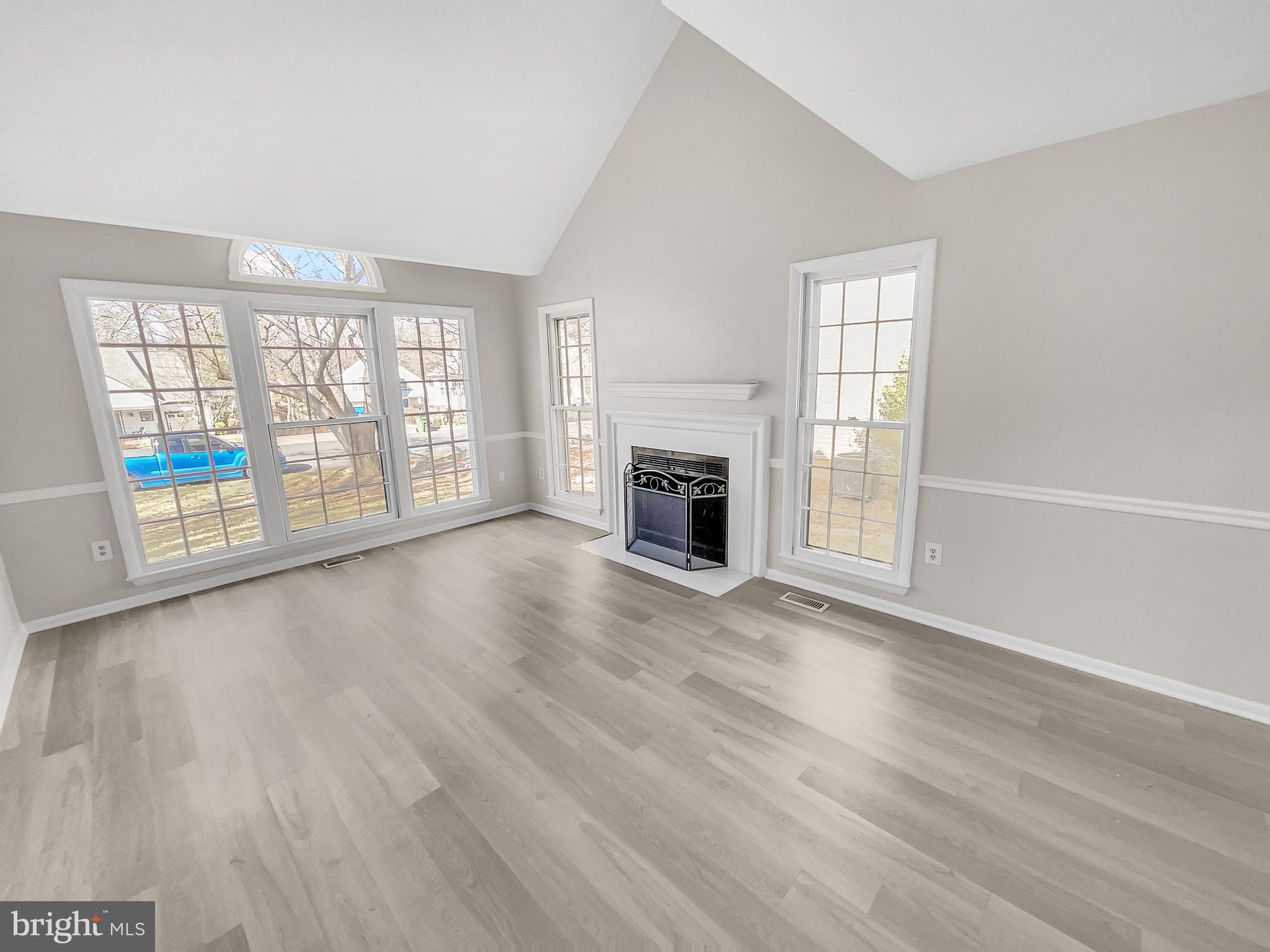 LAKE RIDGE - Residential