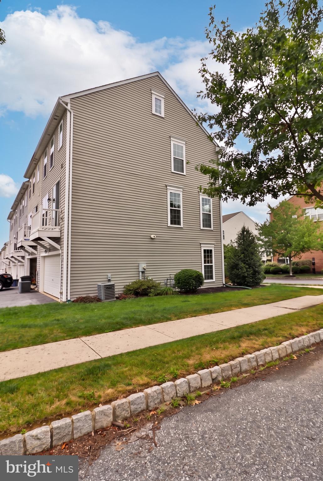 FLORIN HILL - Residential