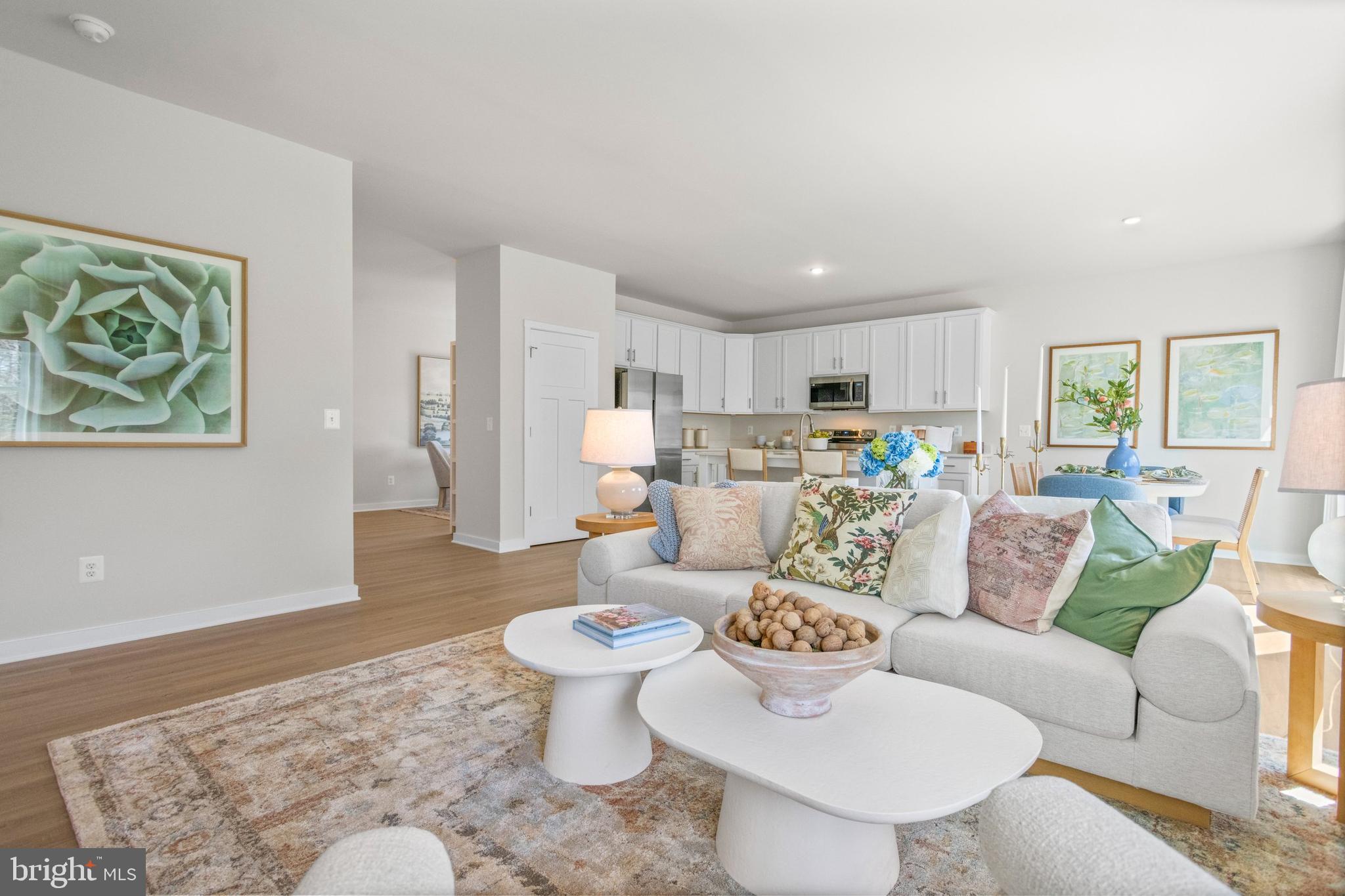 ABRAMS POINTE - Residential