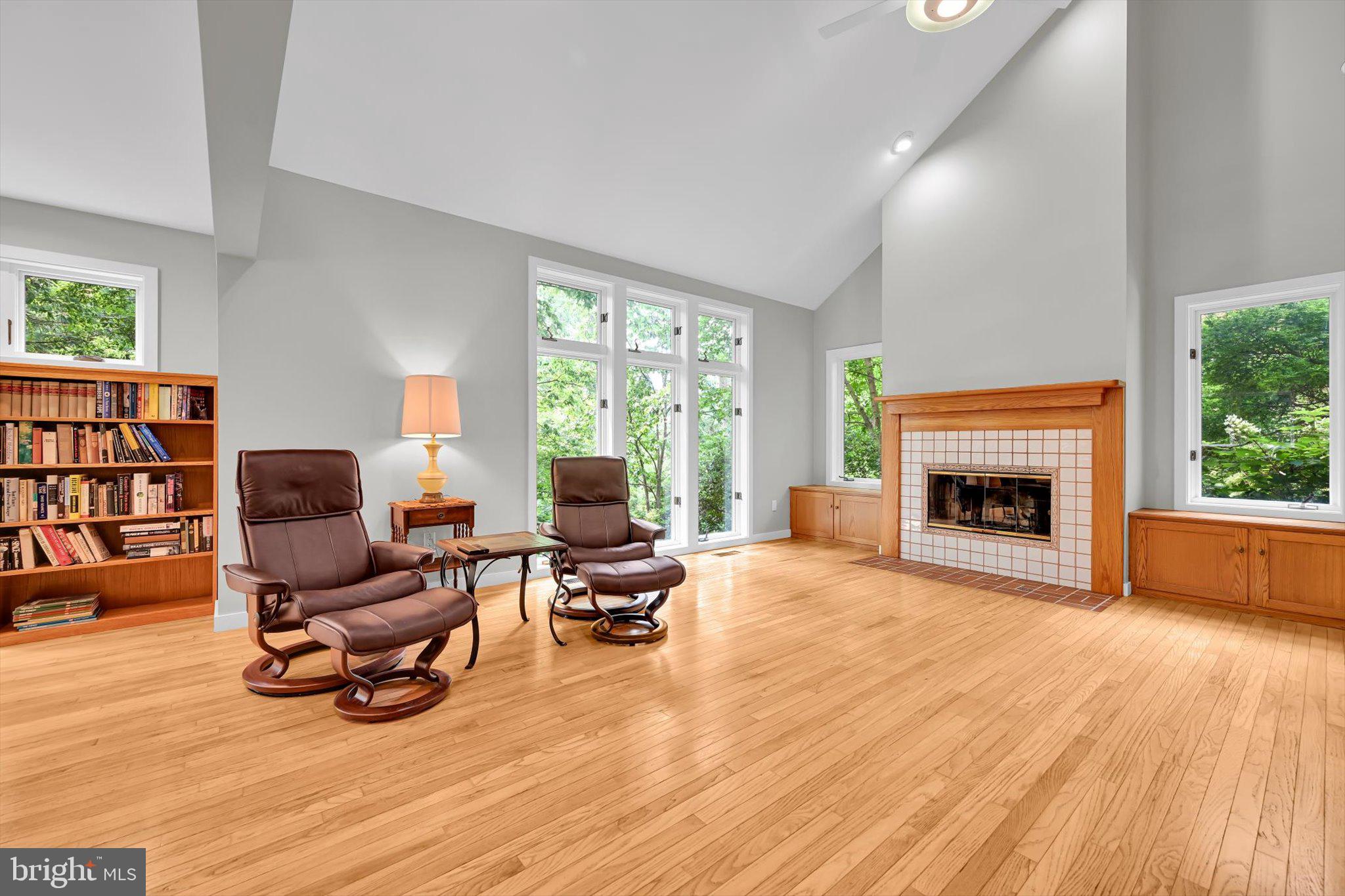 TIMBER VILLA - Residential