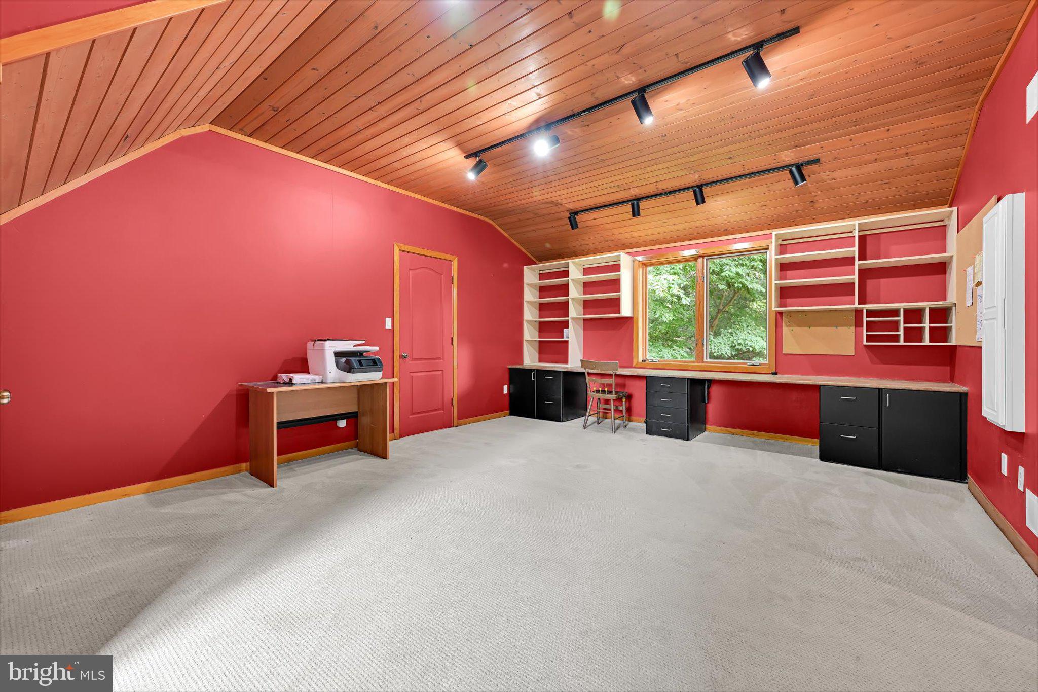 TIMBER VILLA - Residential