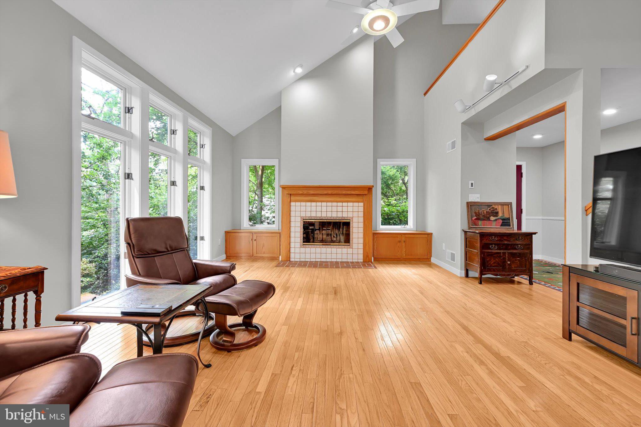 TIMBER VILLA - Residential
