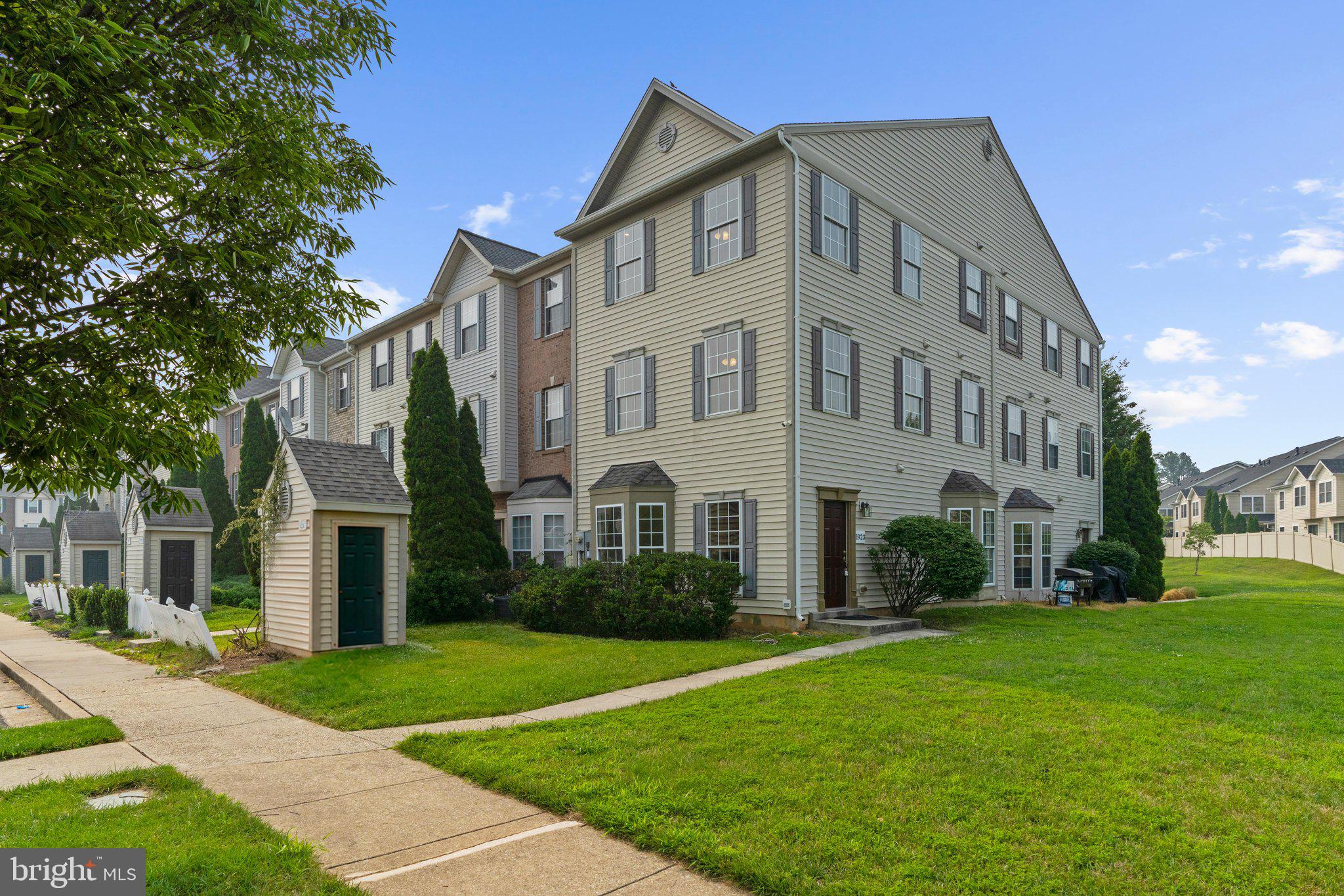 SEVEN OAKS - Residential