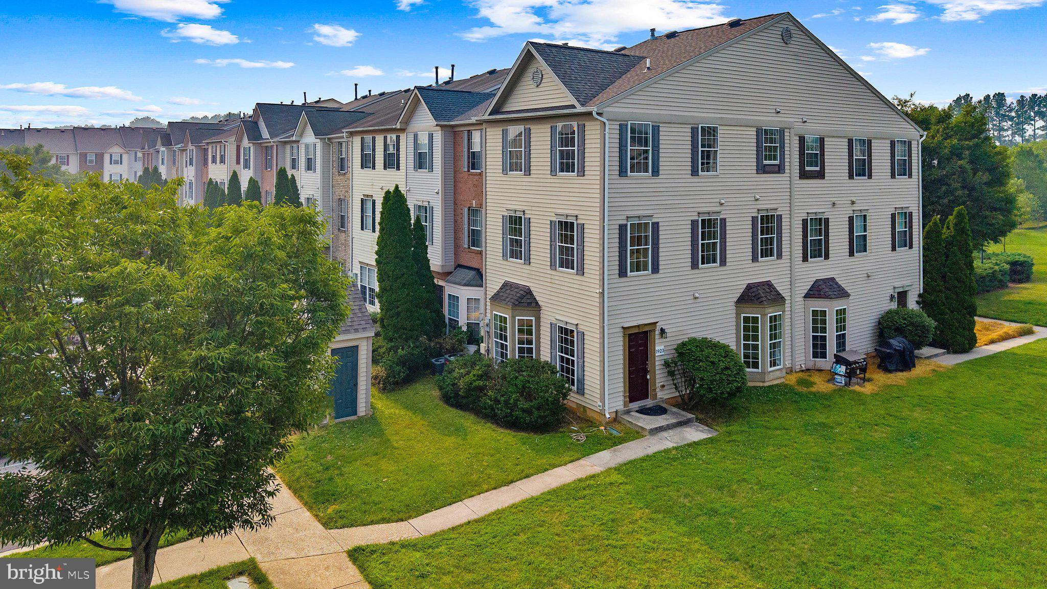 SEVEN OAKS - Residential