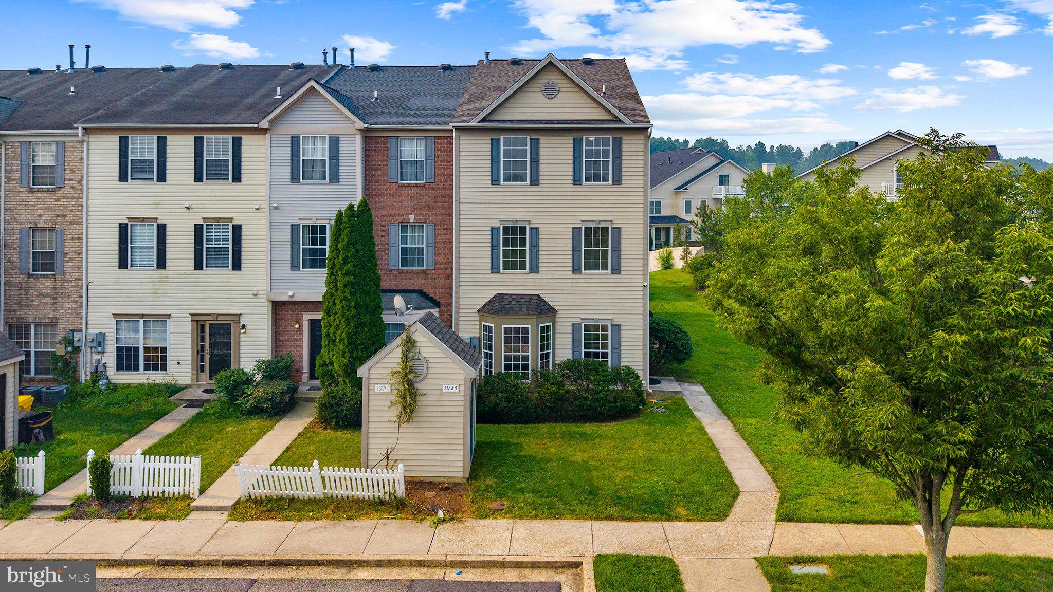 SEVEN OAKS - Residential