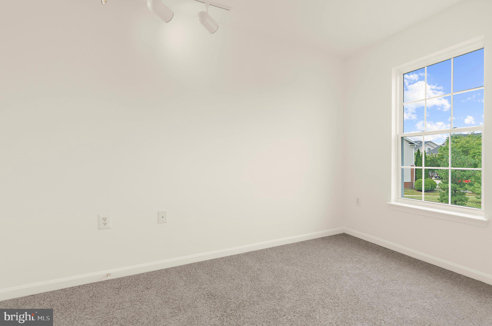SEVEN OAKS - Residential