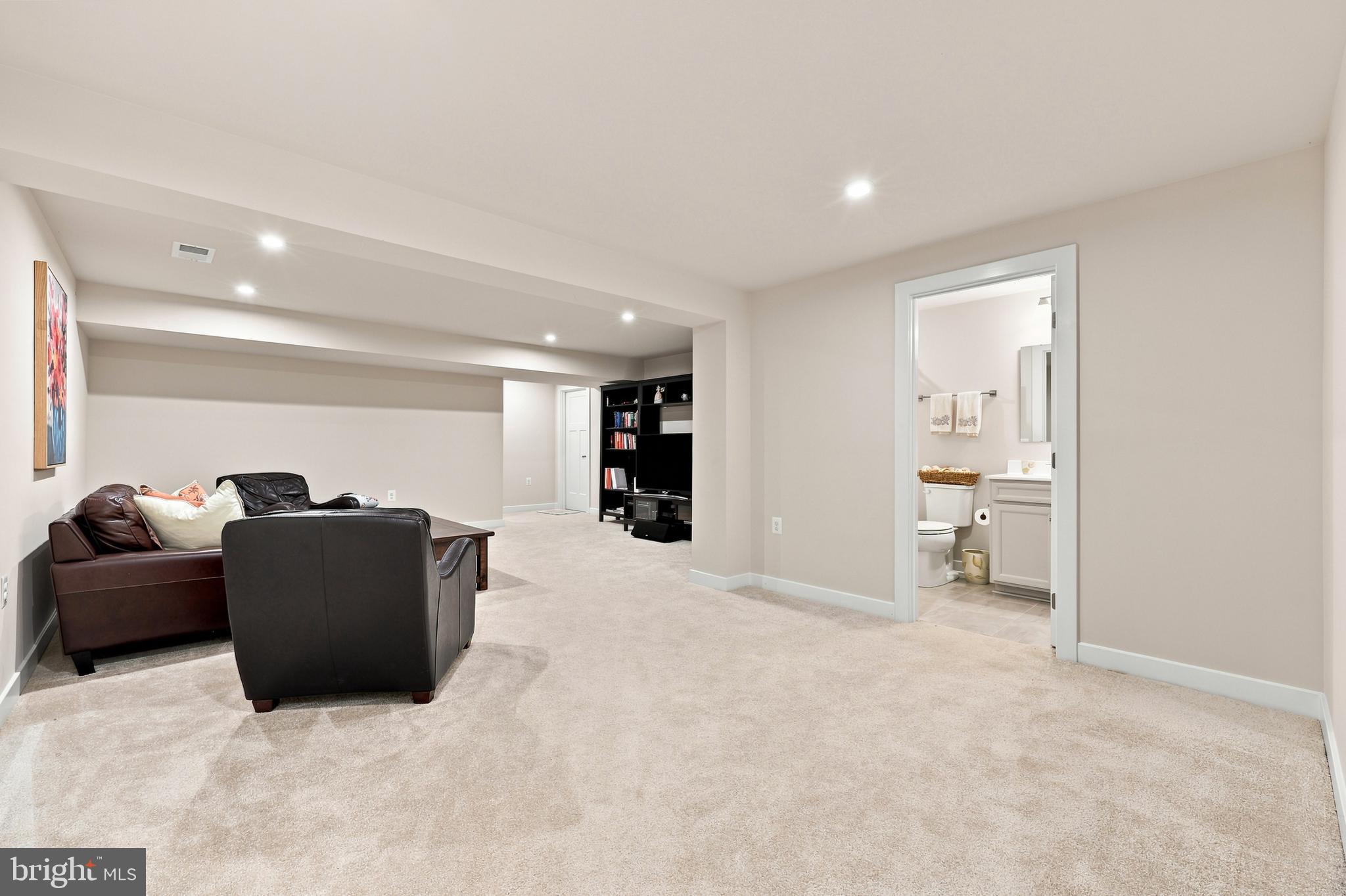 CARDINAL POINTE - Residential