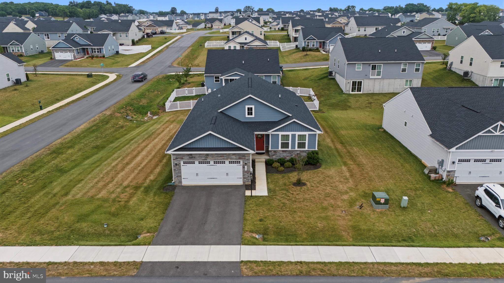 CARDINAL POINTE - Residential