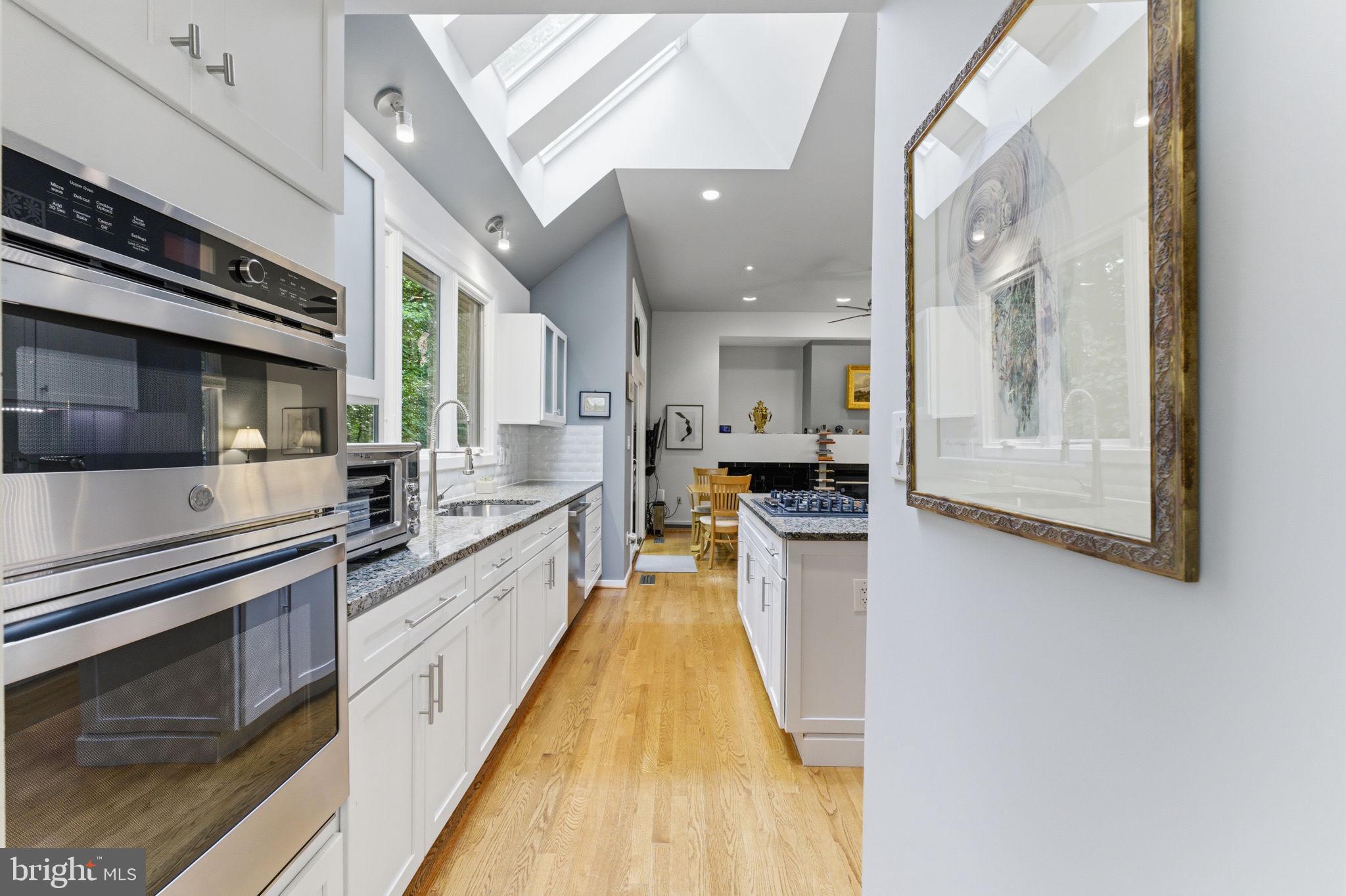 RESTON - Residential