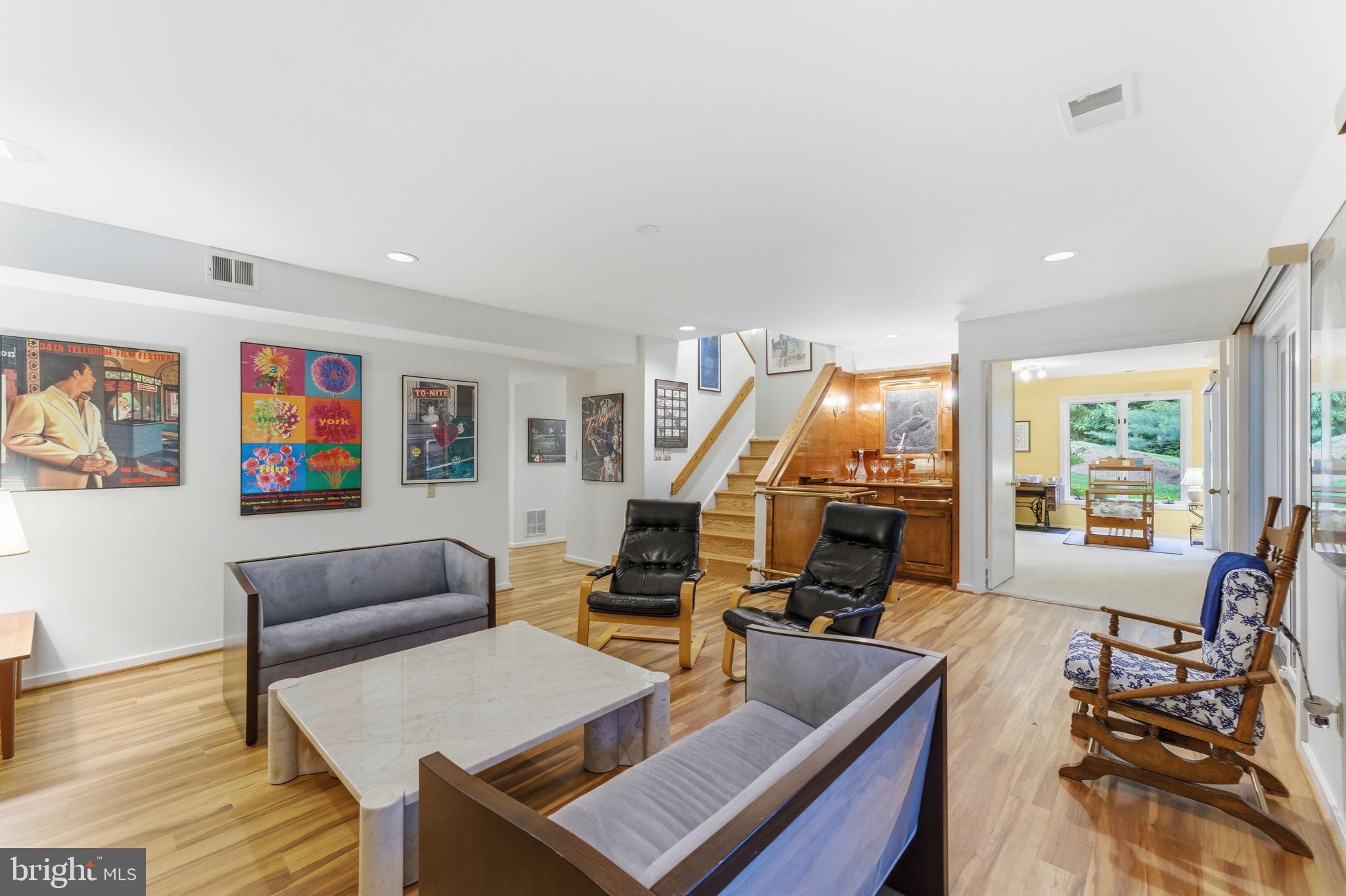 RESTON - Residential