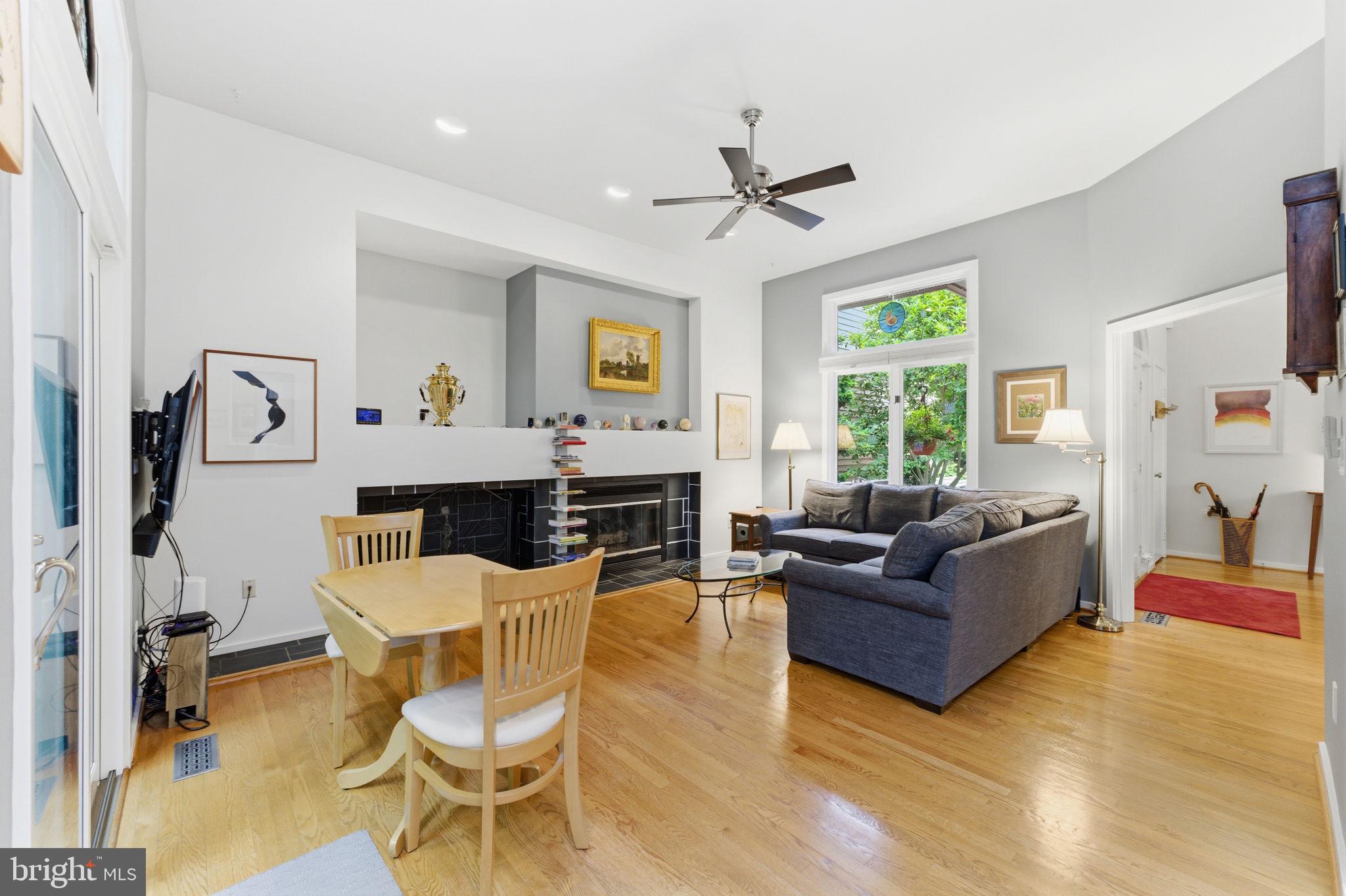 RESTON - Residential