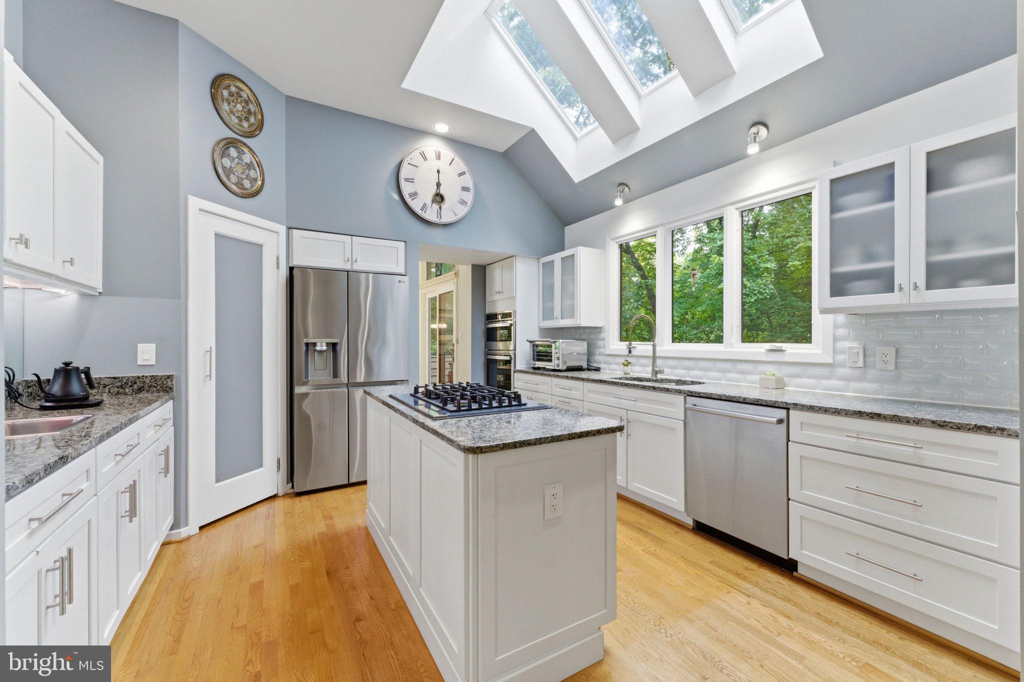 RESTON - Residential