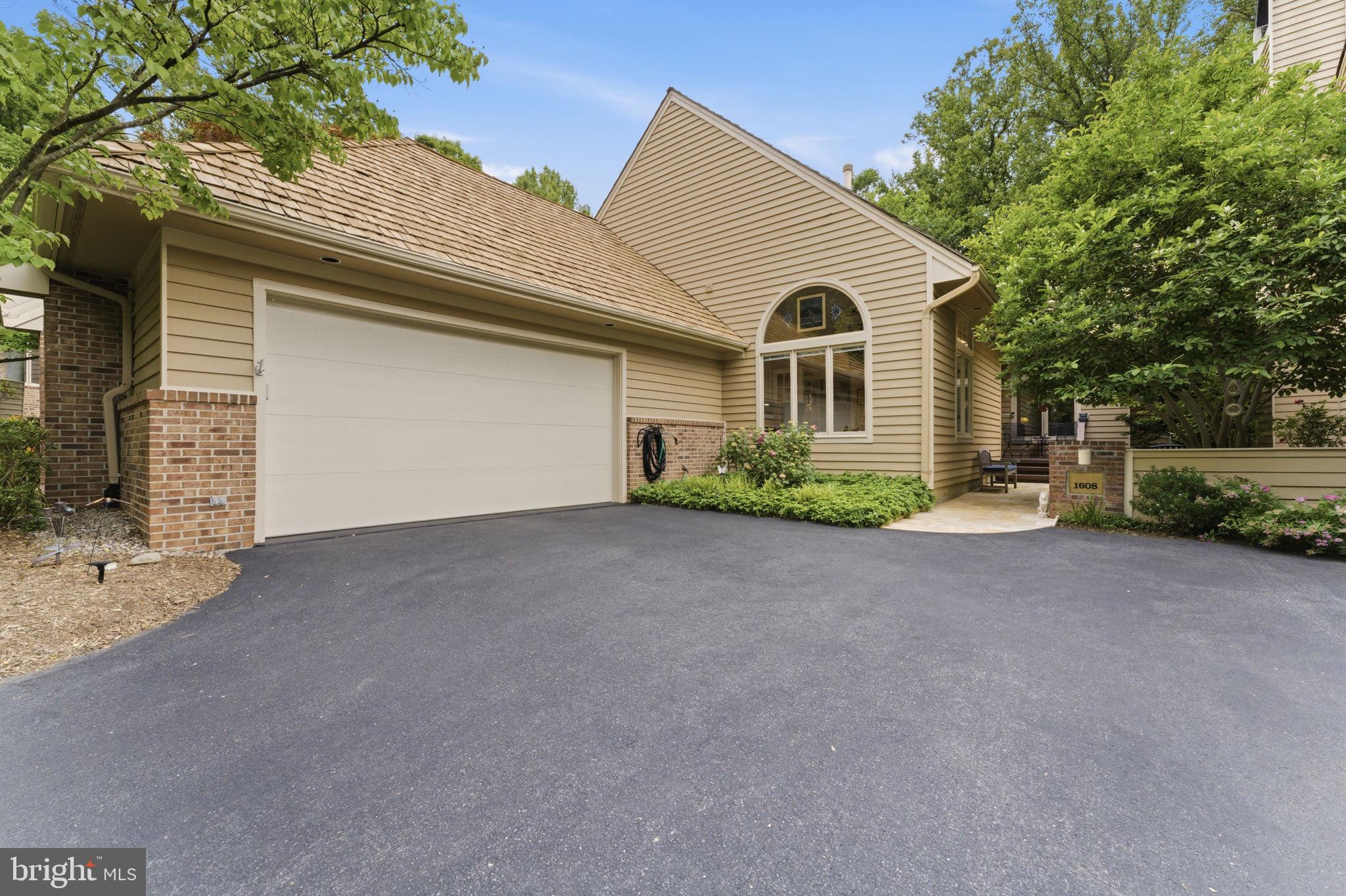 RESTON - Residential