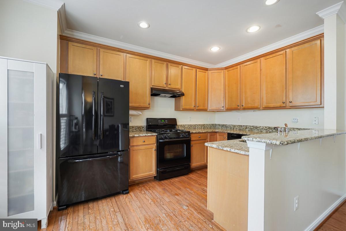 WHEATON HILLS - Residential