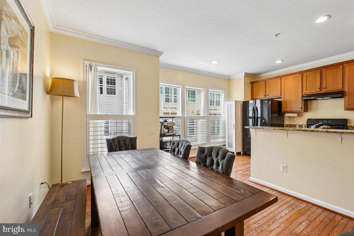 WHEATON HILLS - Residential
