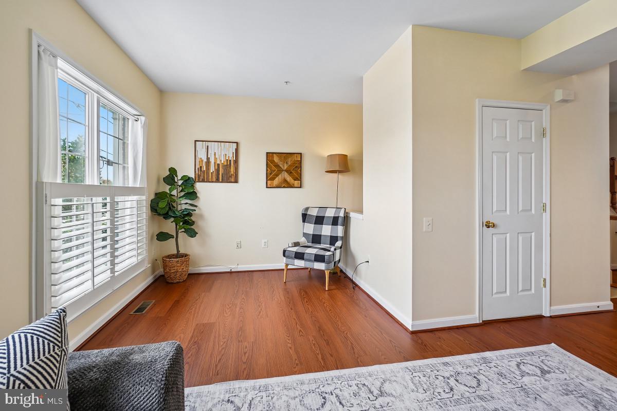 WHEATON HILLS - Residential