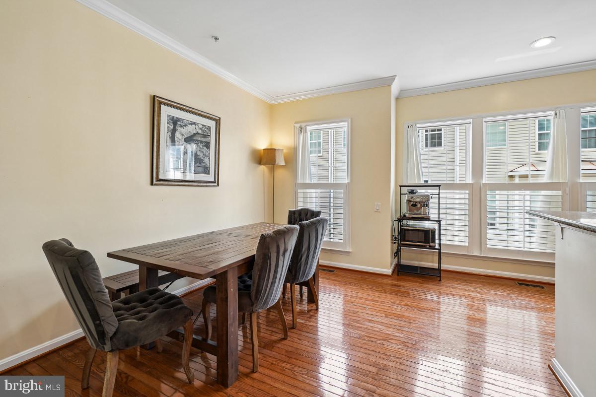 WHEATON HILLS - Residential
