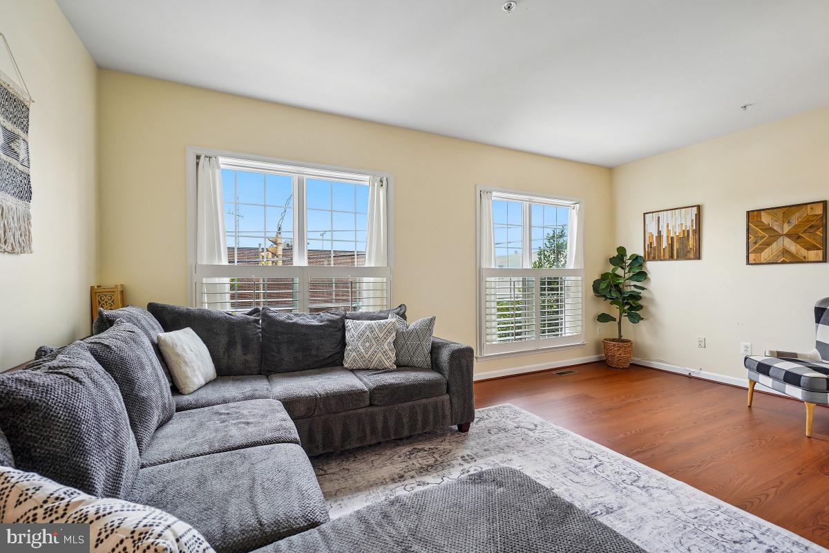 WHEATON HILLS - Residential