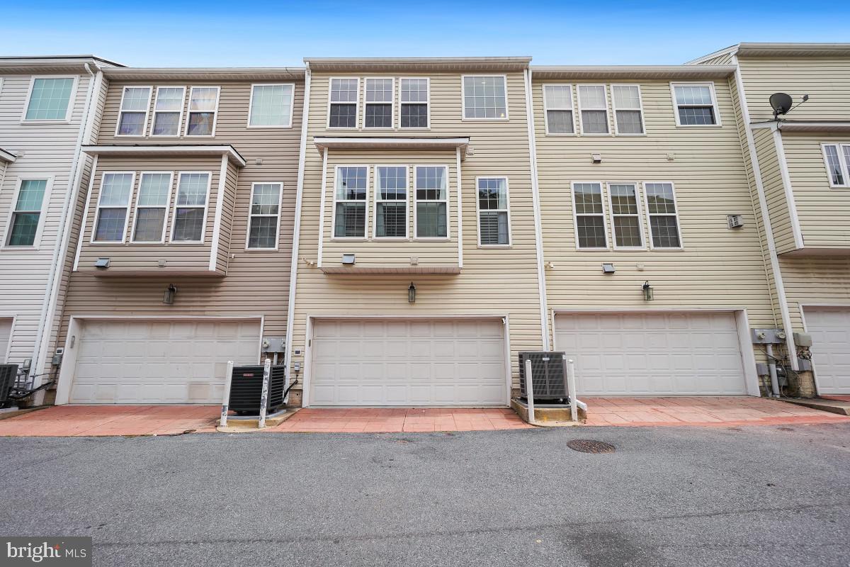 WHEATON HILLS - Residential