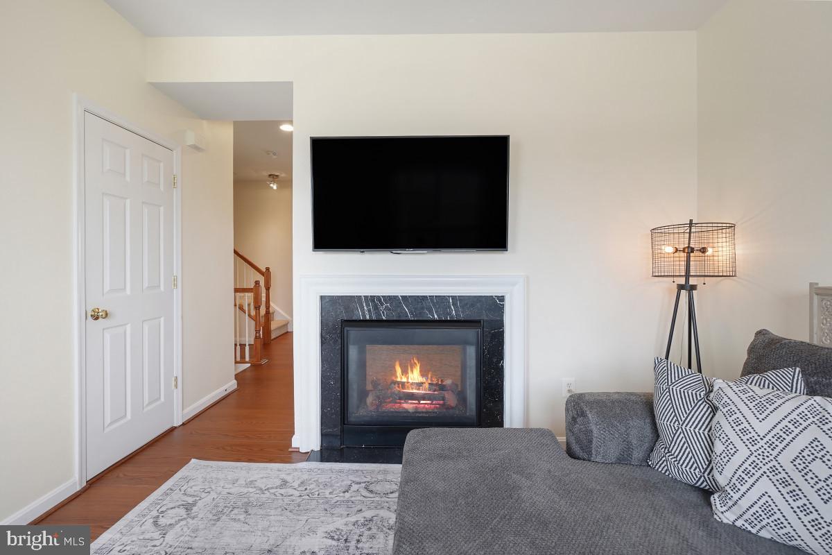 WHEATON HILLS - Residential