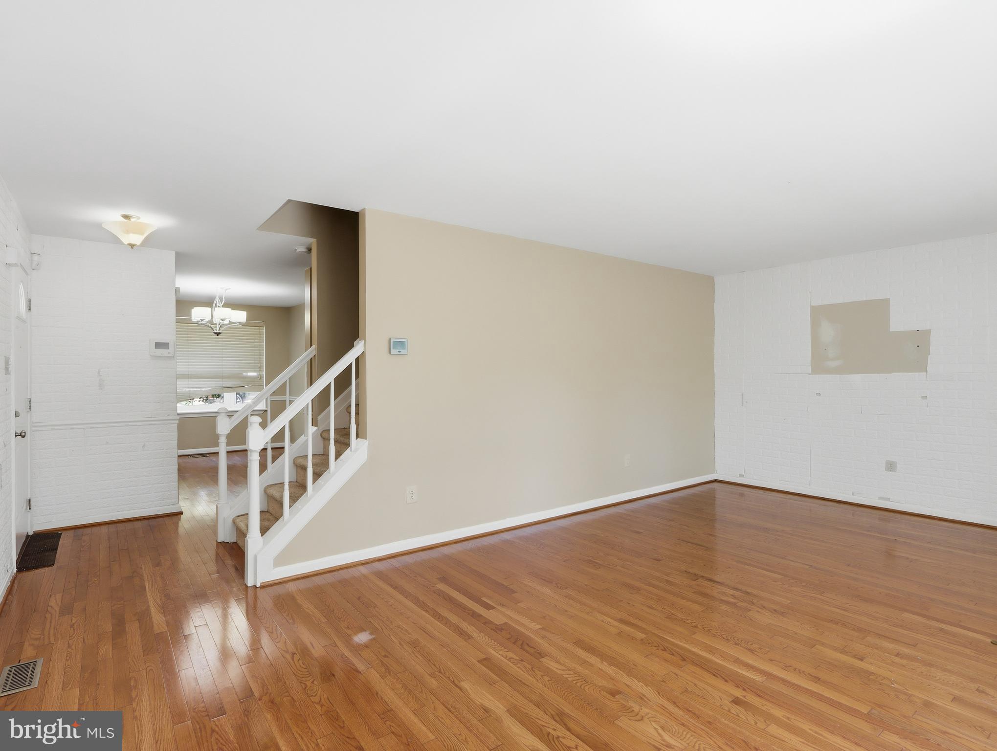 COURTLAND WOODS - Residential