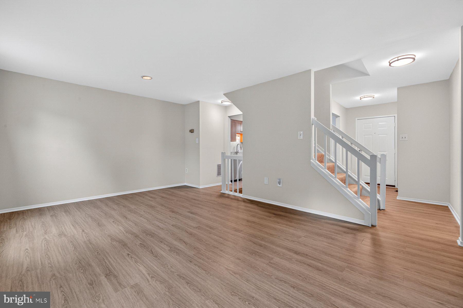 GUNNERS LAKE VILLAGE - Residential