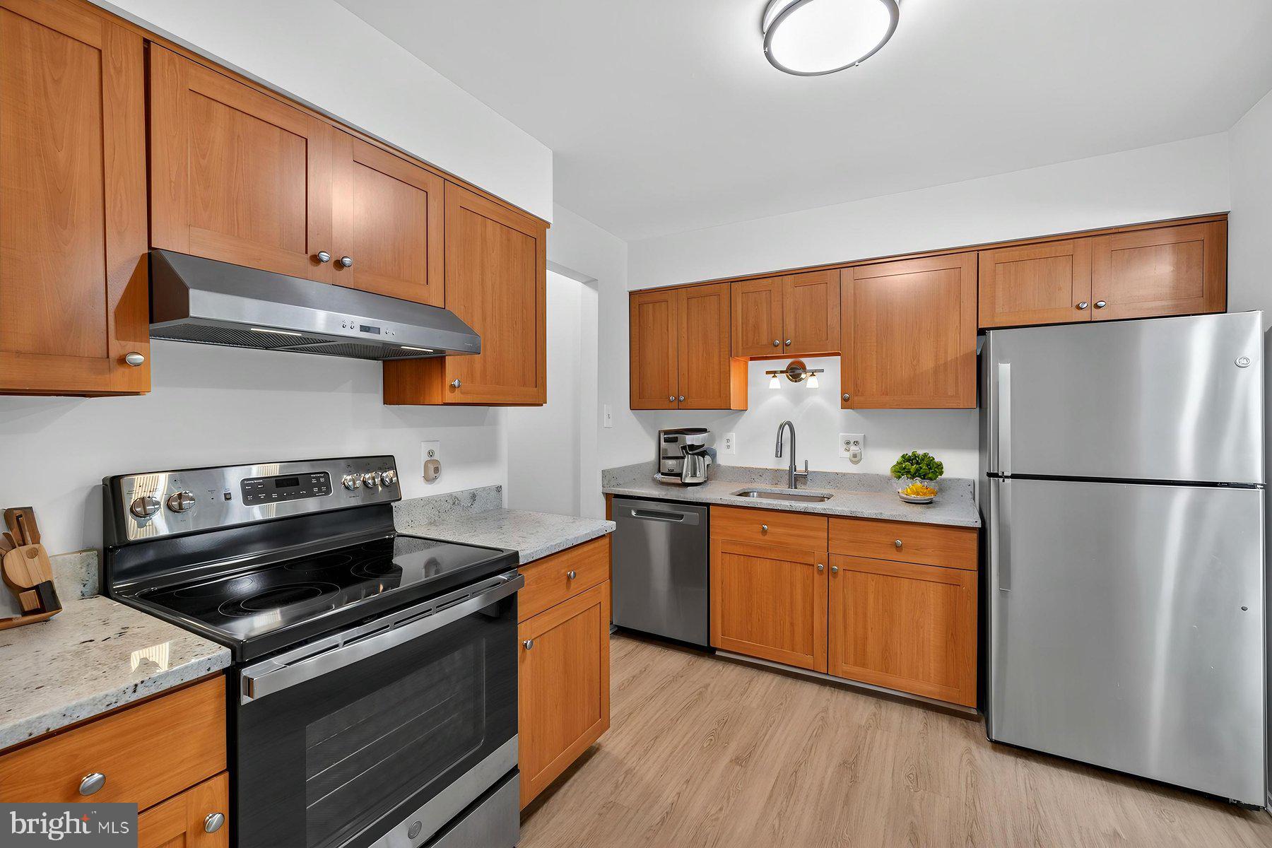 GUNNERS LAKE VILLAGE - Residential