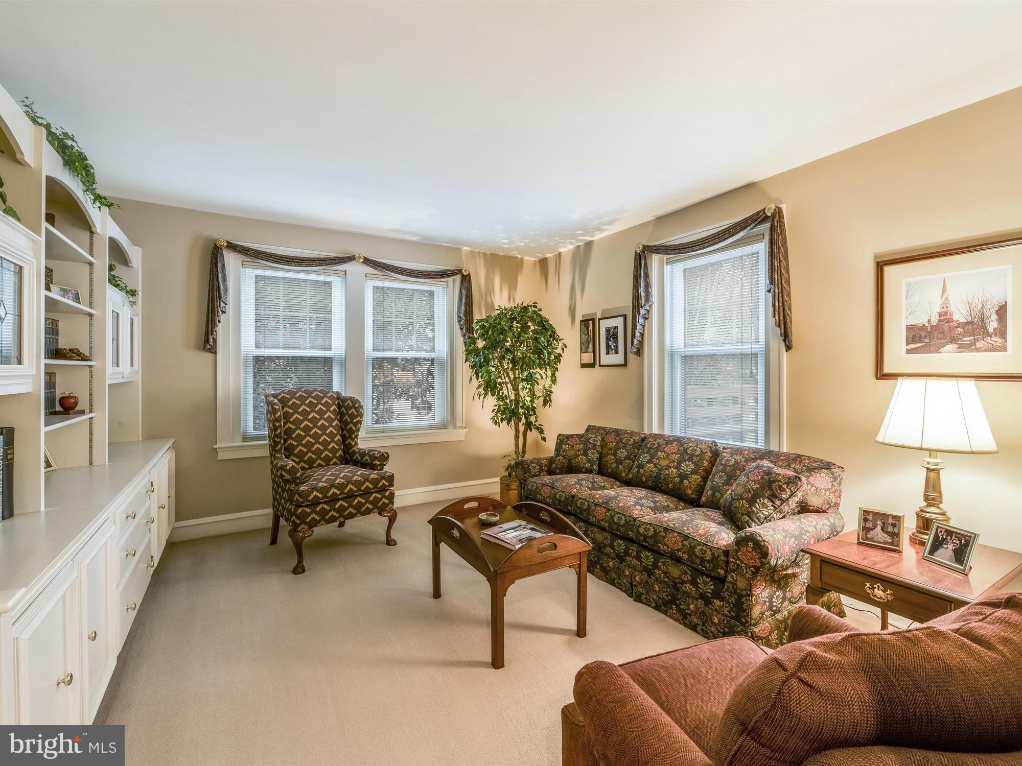 NEW HOLLAND - Residential