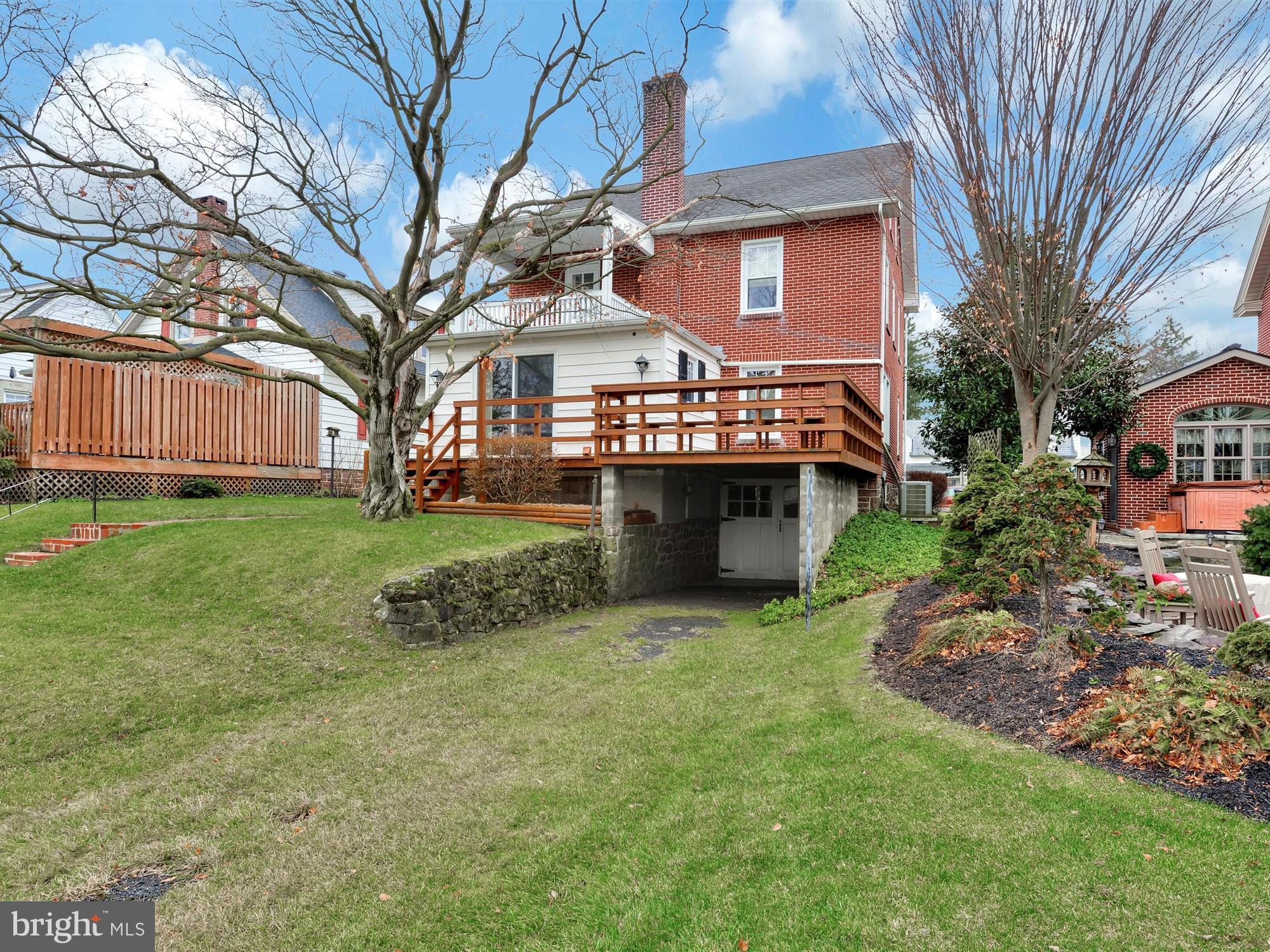 NEW HOLLAND - Residential