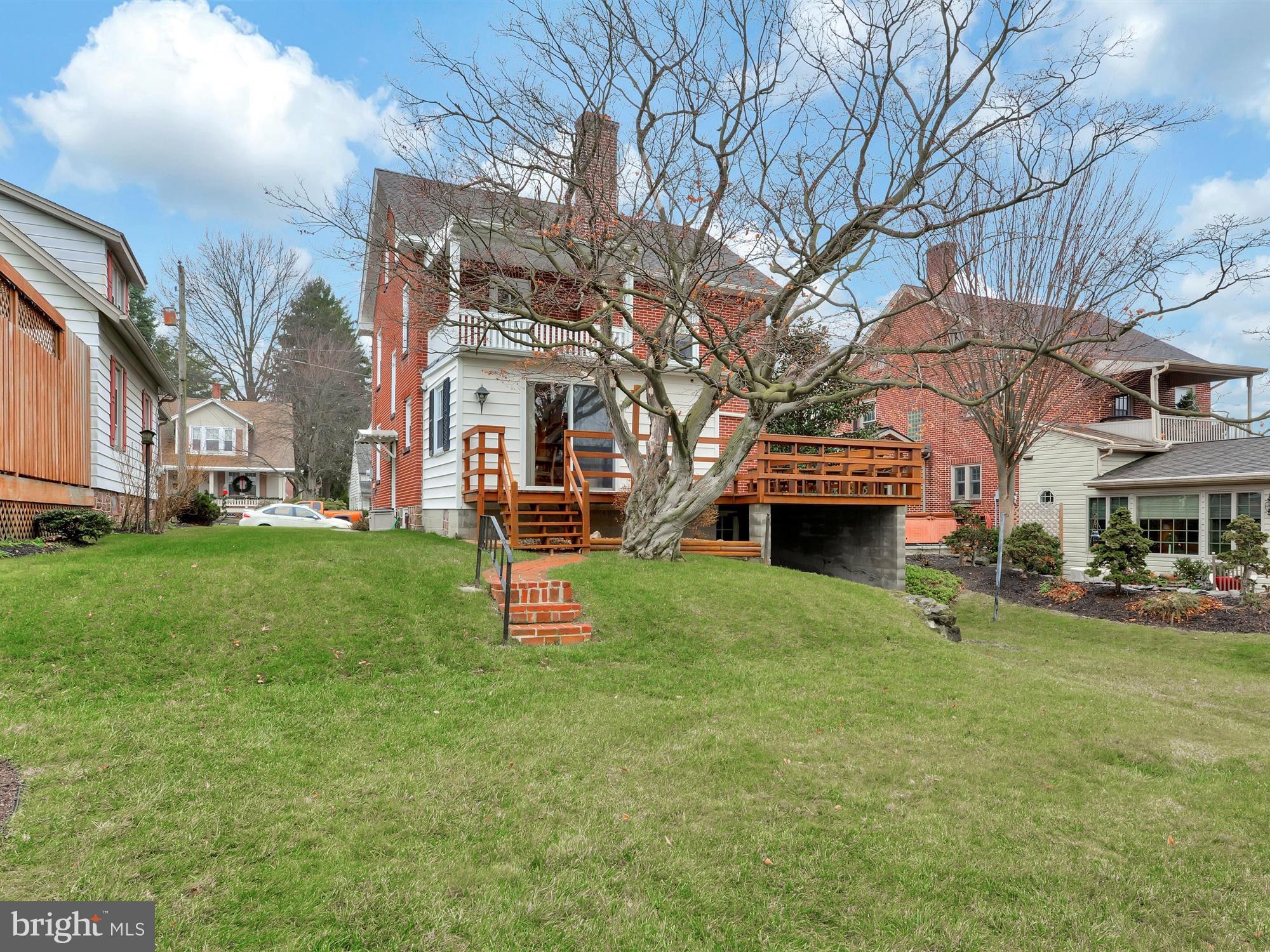 NEW HOLLAND - Residential