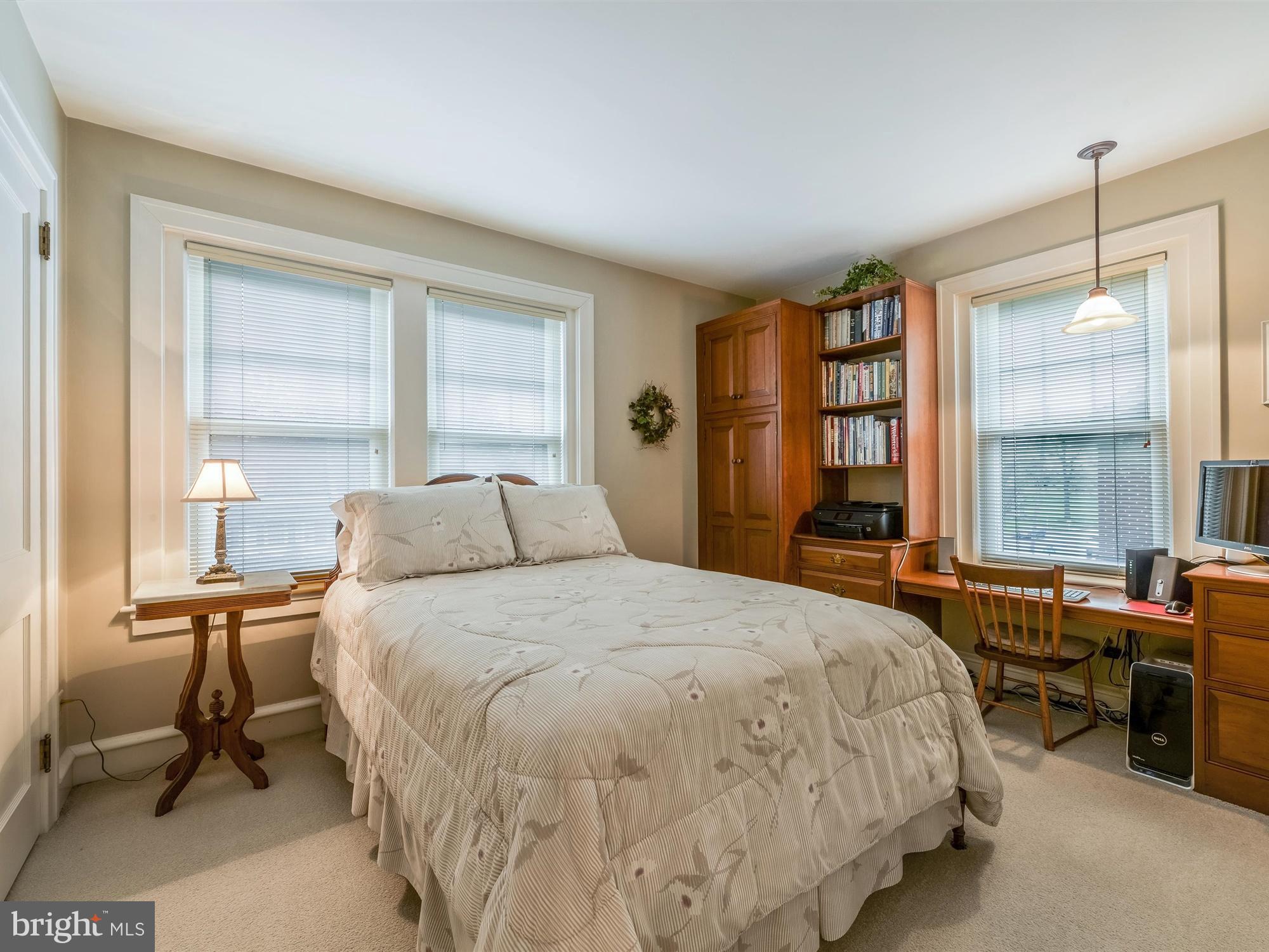 NEW HOLLAND - Residential